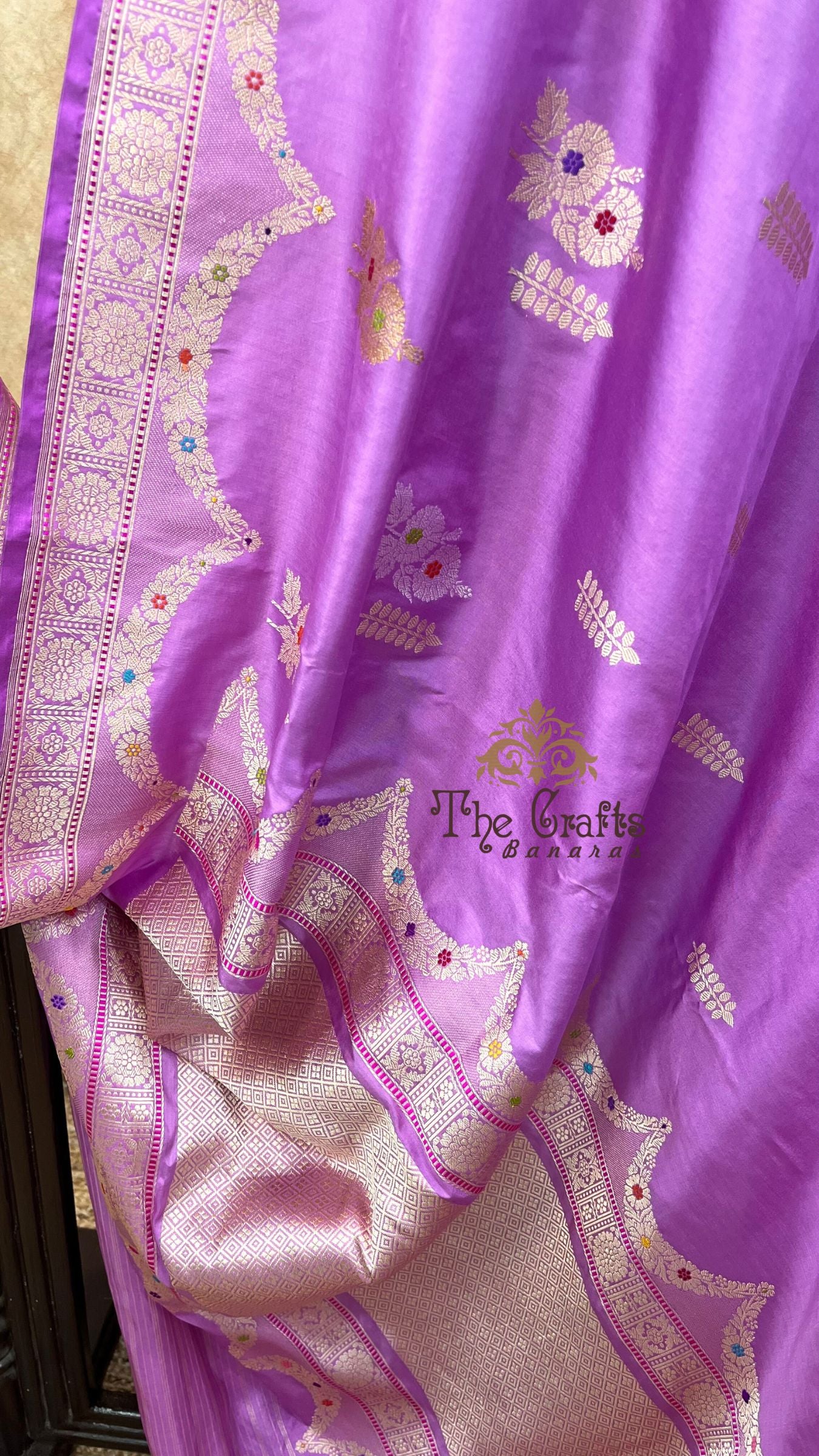 Pure Katan Silk Handloom Banarasi Saree - with kadhua meenakari motifs