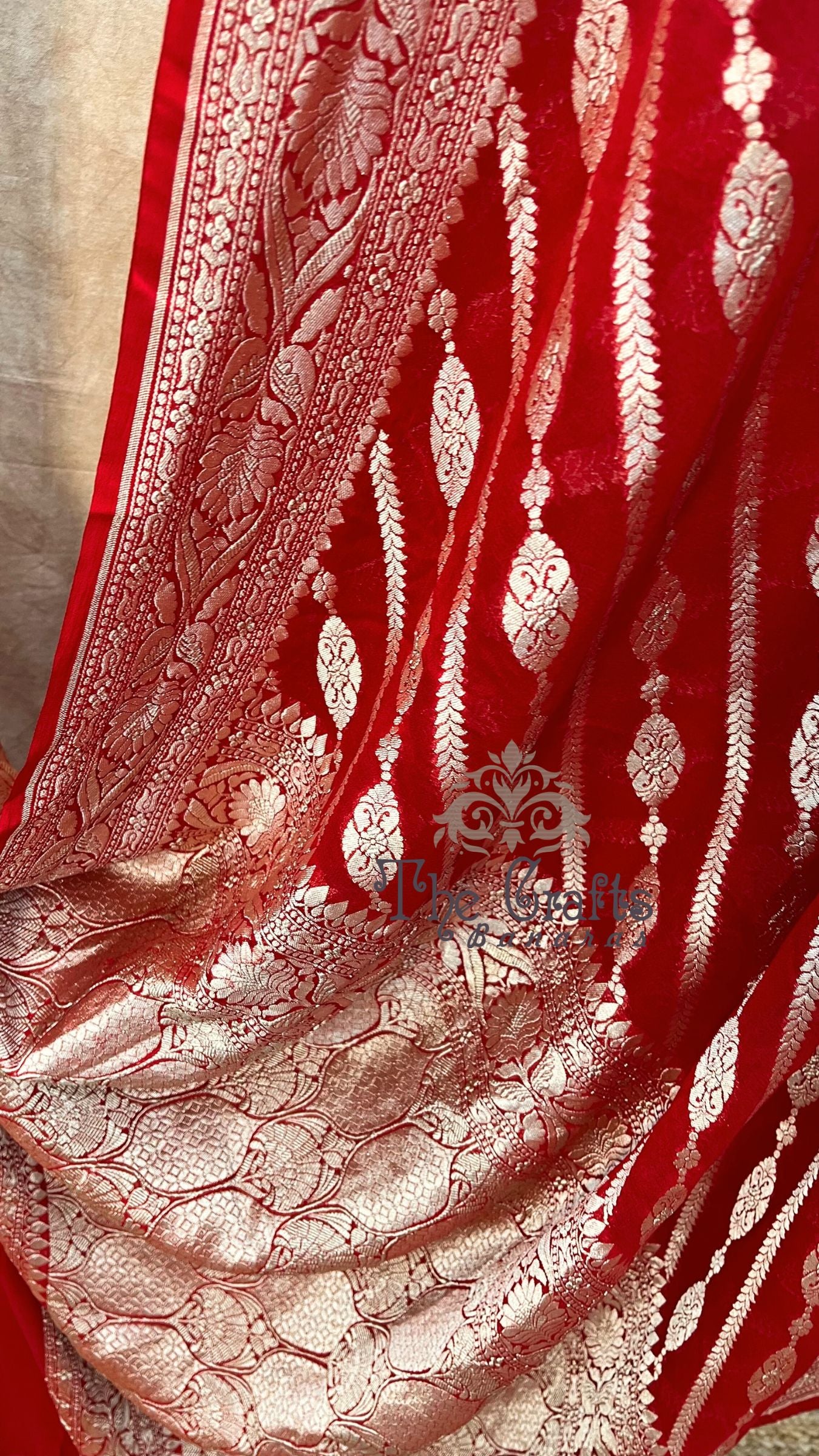 Khaddi Georgette Handloom Banarasi Saree - Water Zari