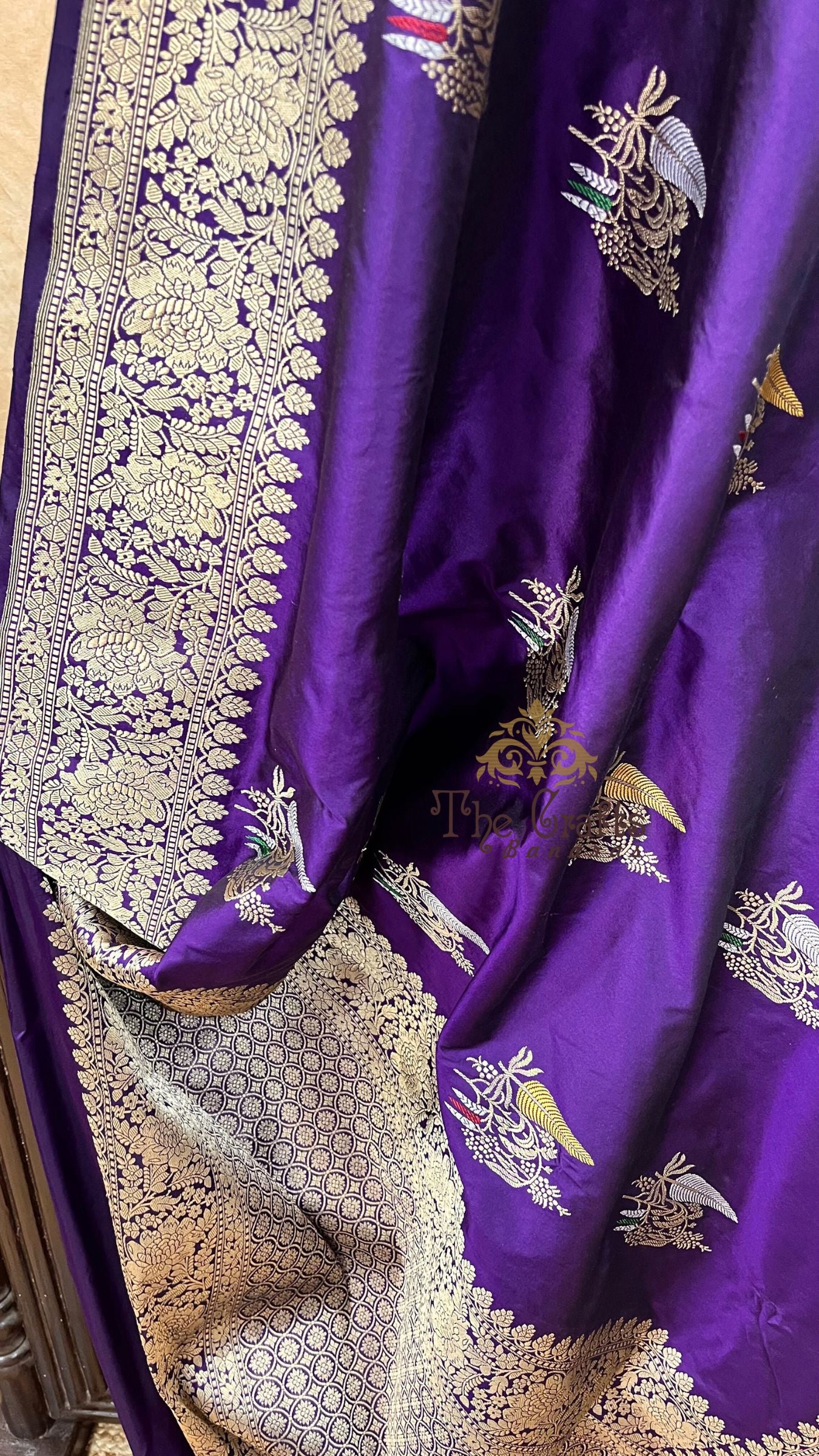 Pure Katan Silk Handloom Banarasi Saree - with kadhua meenakari motifs