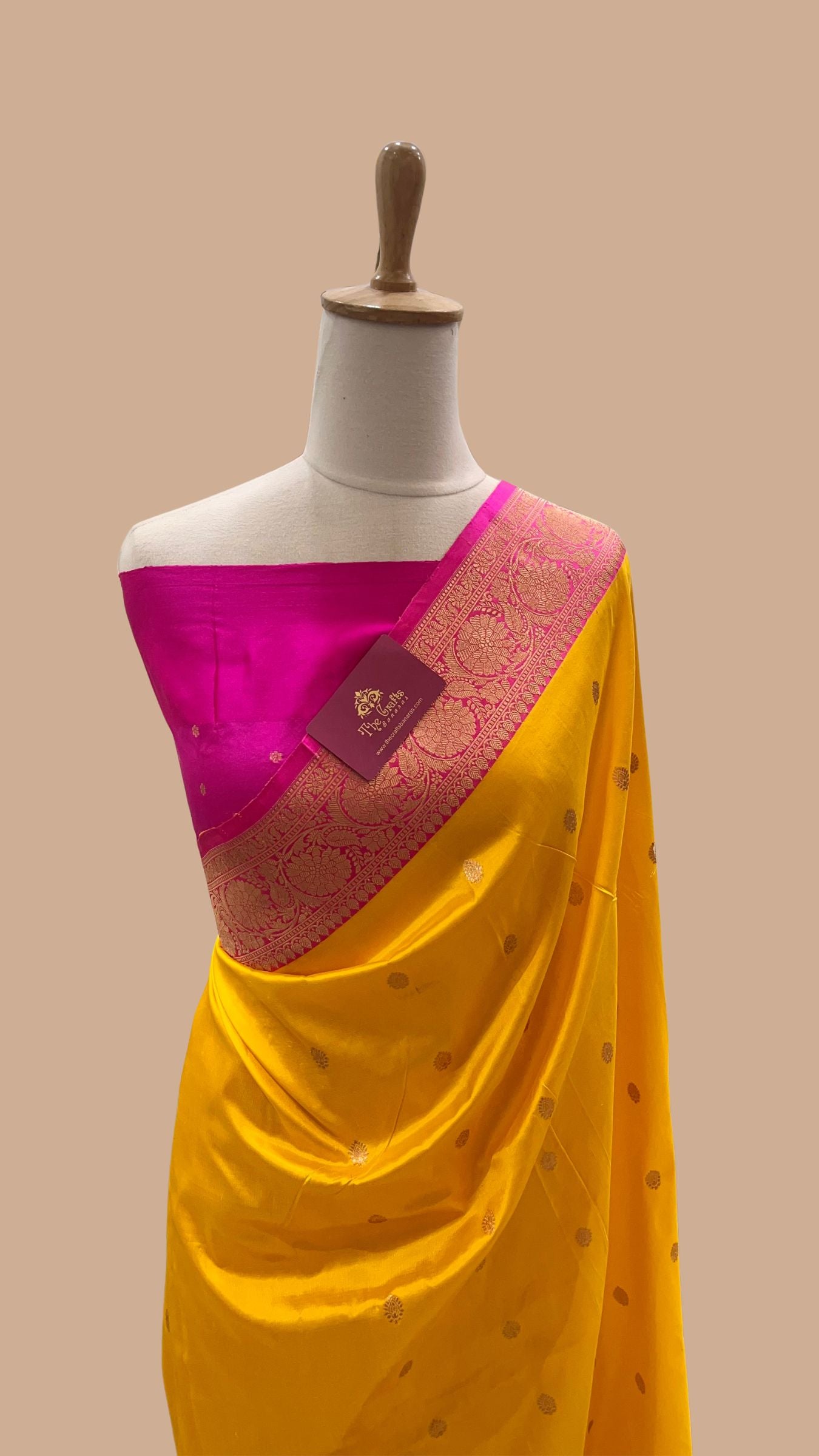 Pure Katan Silk Handloom Banarasi Saree - with kadhua motifs