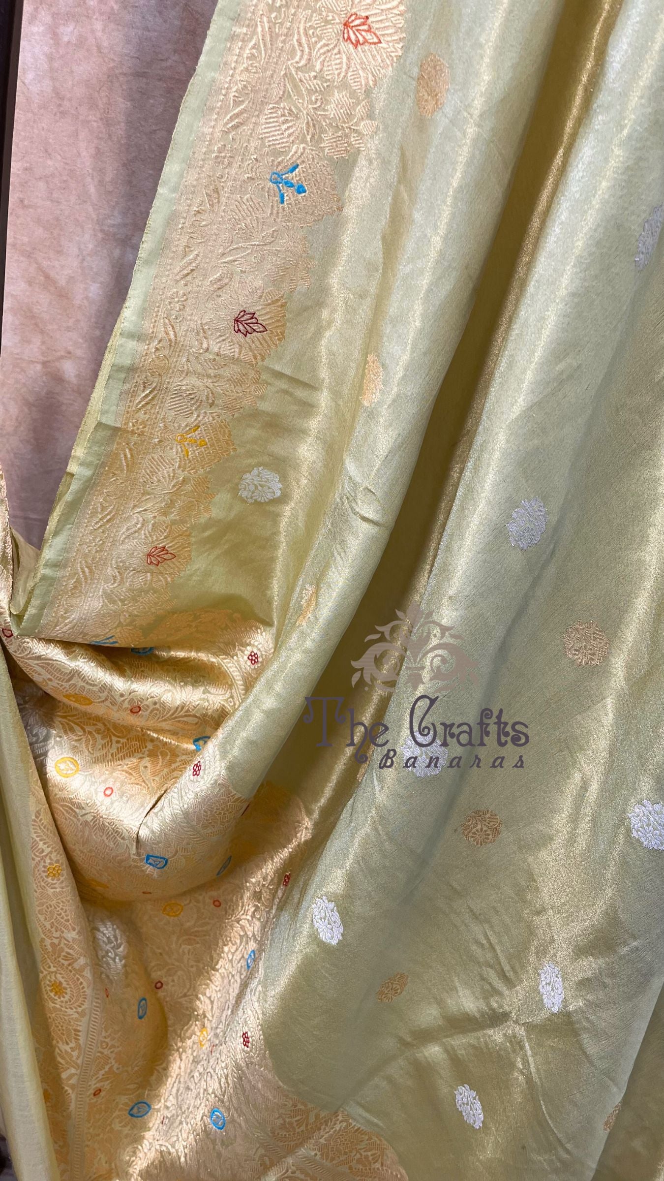 Pure Tissue Silk Handloom Banarasi Saree - with kadhua motifs