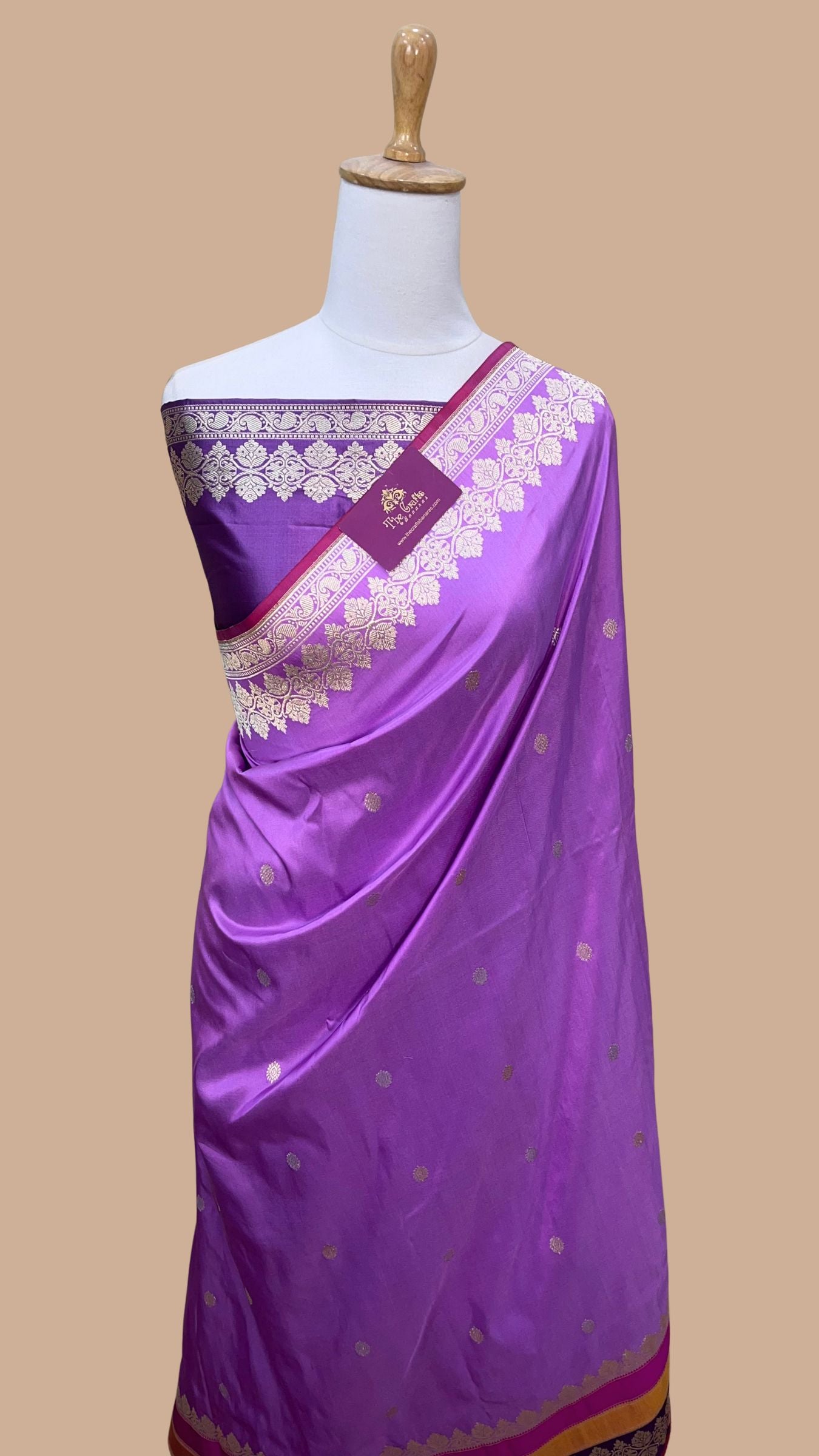 Pure Katan Silk Handloom Banarasi Saree - with kadhua motifs