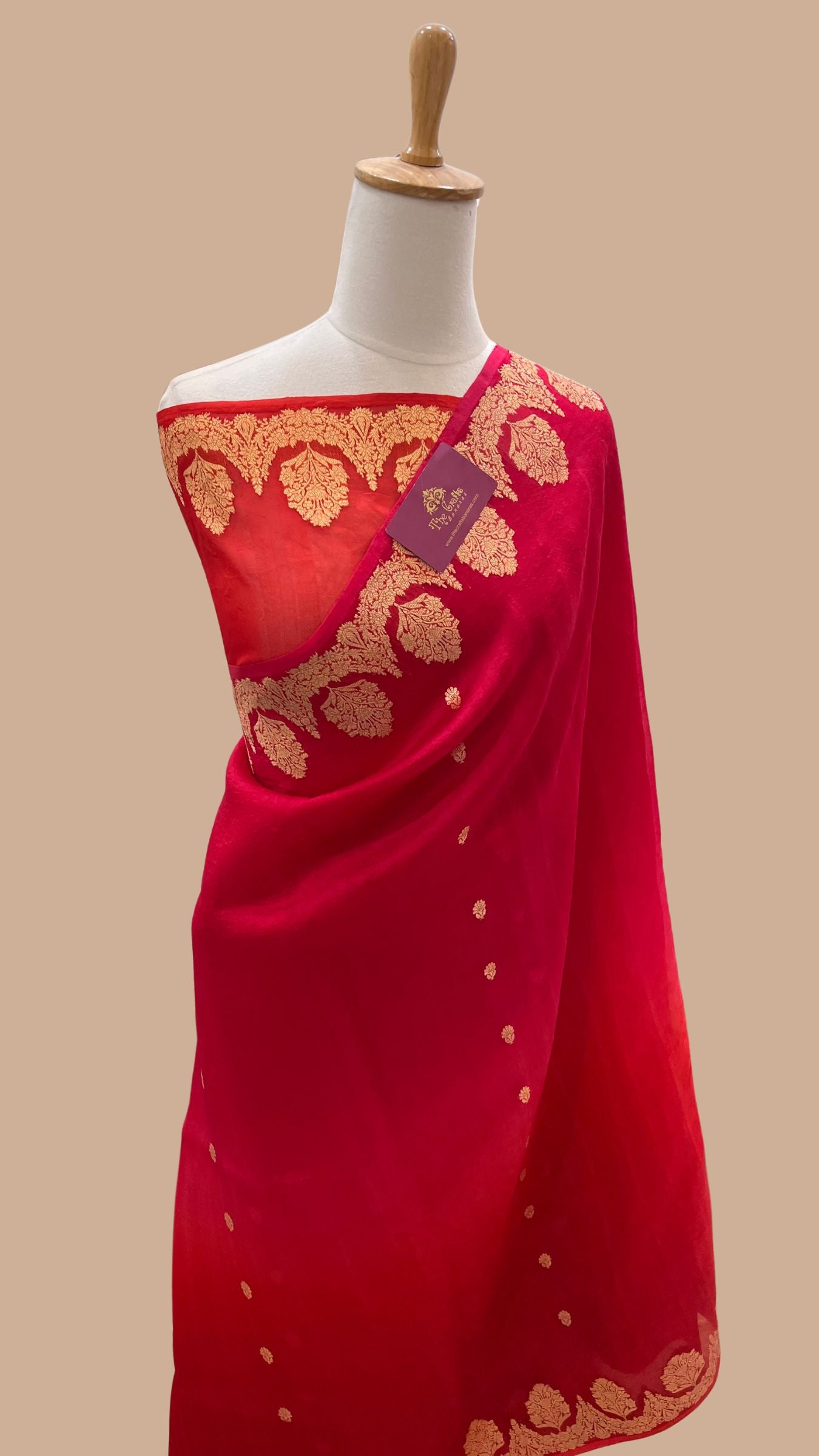Pure Kora Silk Handloom Banarasi Saree - With Kadhua motifs