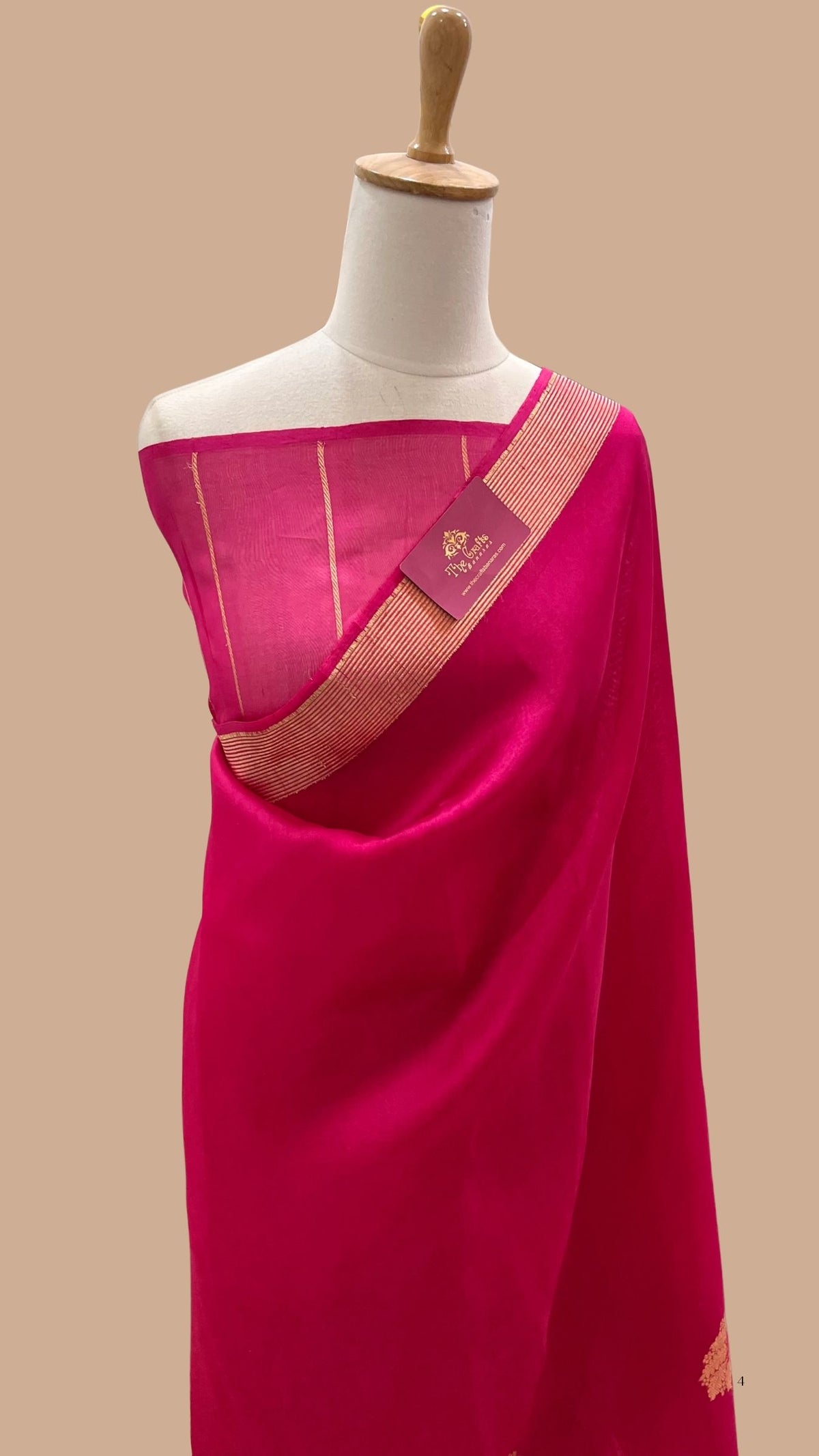 Pure Kora Silk Handloom Banarasi Saree - With Kadhua motifs