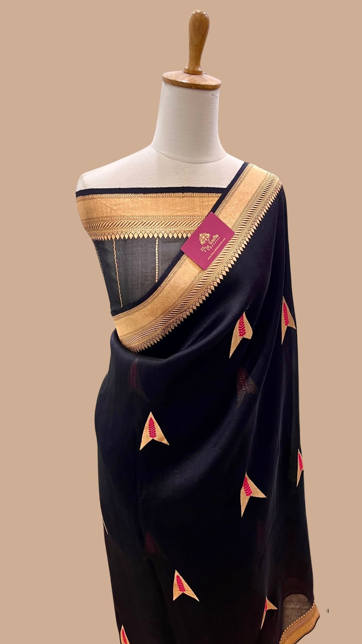 Pure Kora Silk Handloom Banarasi Saree - with kadhua motifs