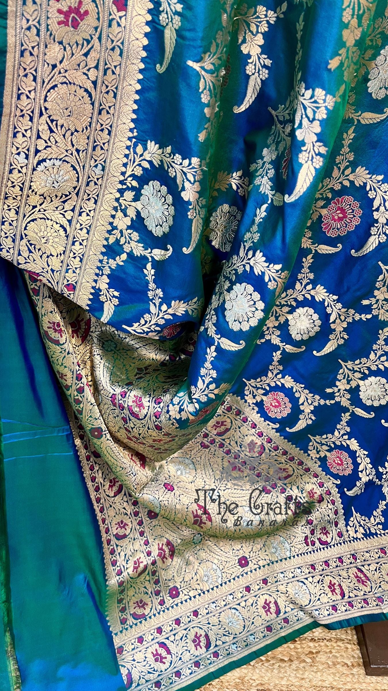 Pure Katan Silk Handloom Banarasi Saree - Jaal Work With Meenakari