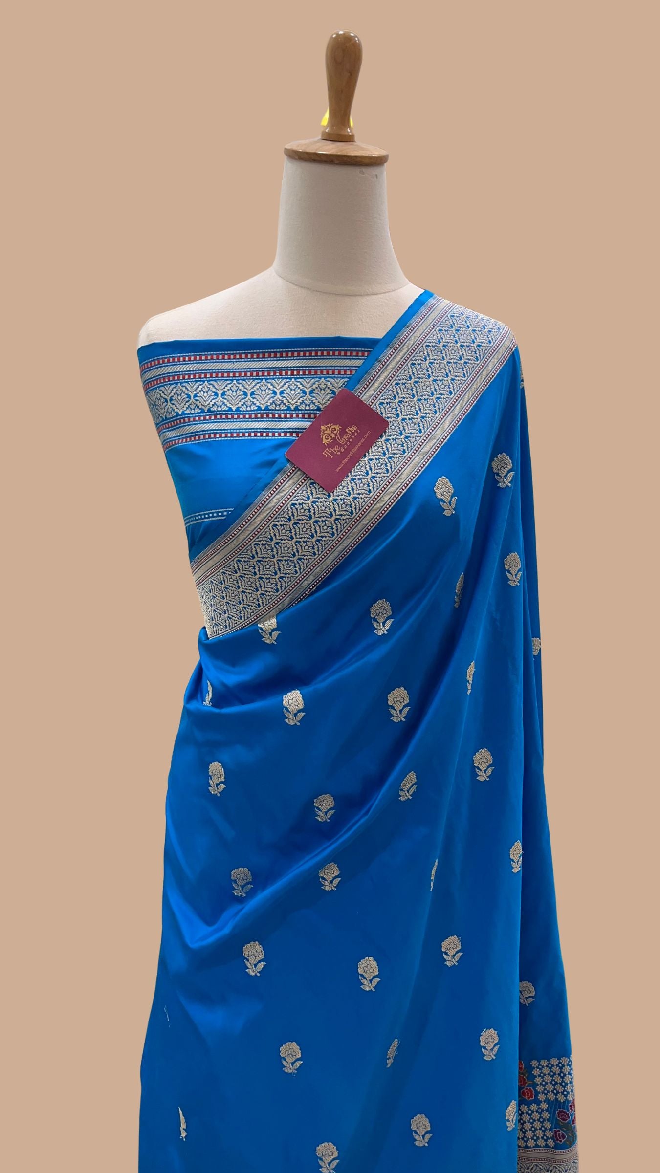 Pure Katan Silk Handloom Banarasi Saree - with kadhua meenakari motifs