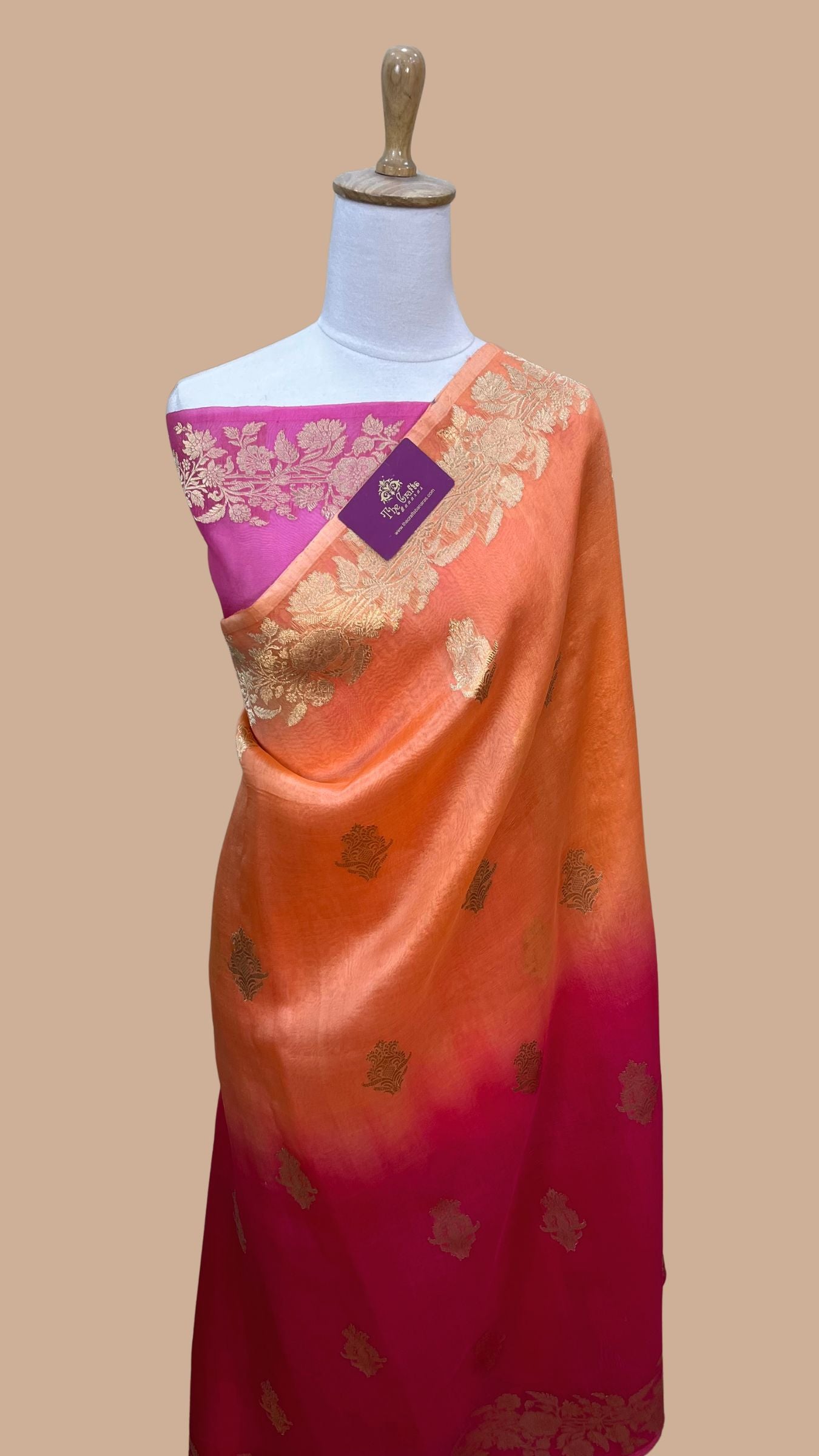 Pure Kora Silk Handloom Banarasi Saree - With Kadhua motifs