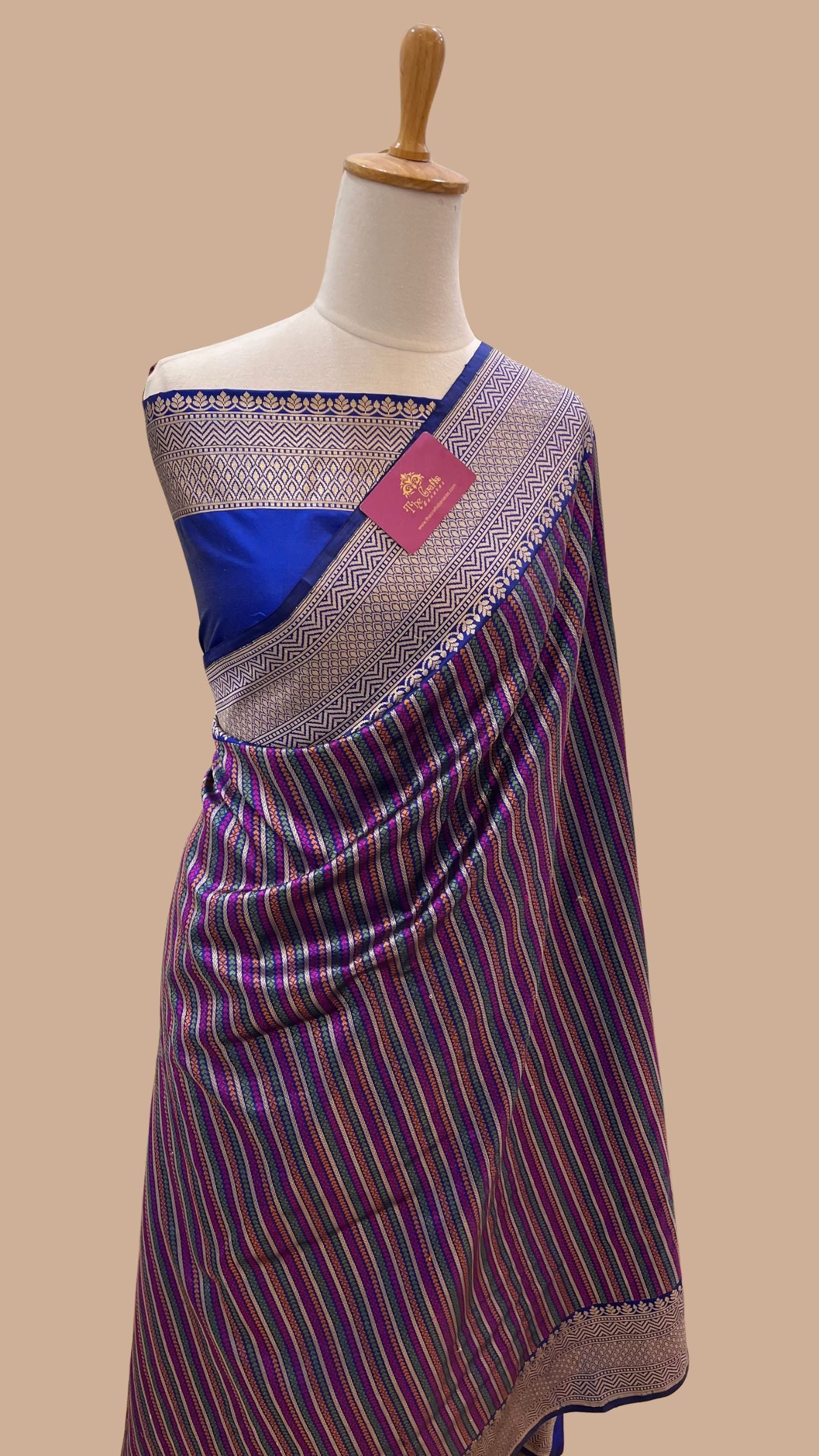 Rangkat Pure Katan Silk Handloom Banarasi Saree - with kadhua work