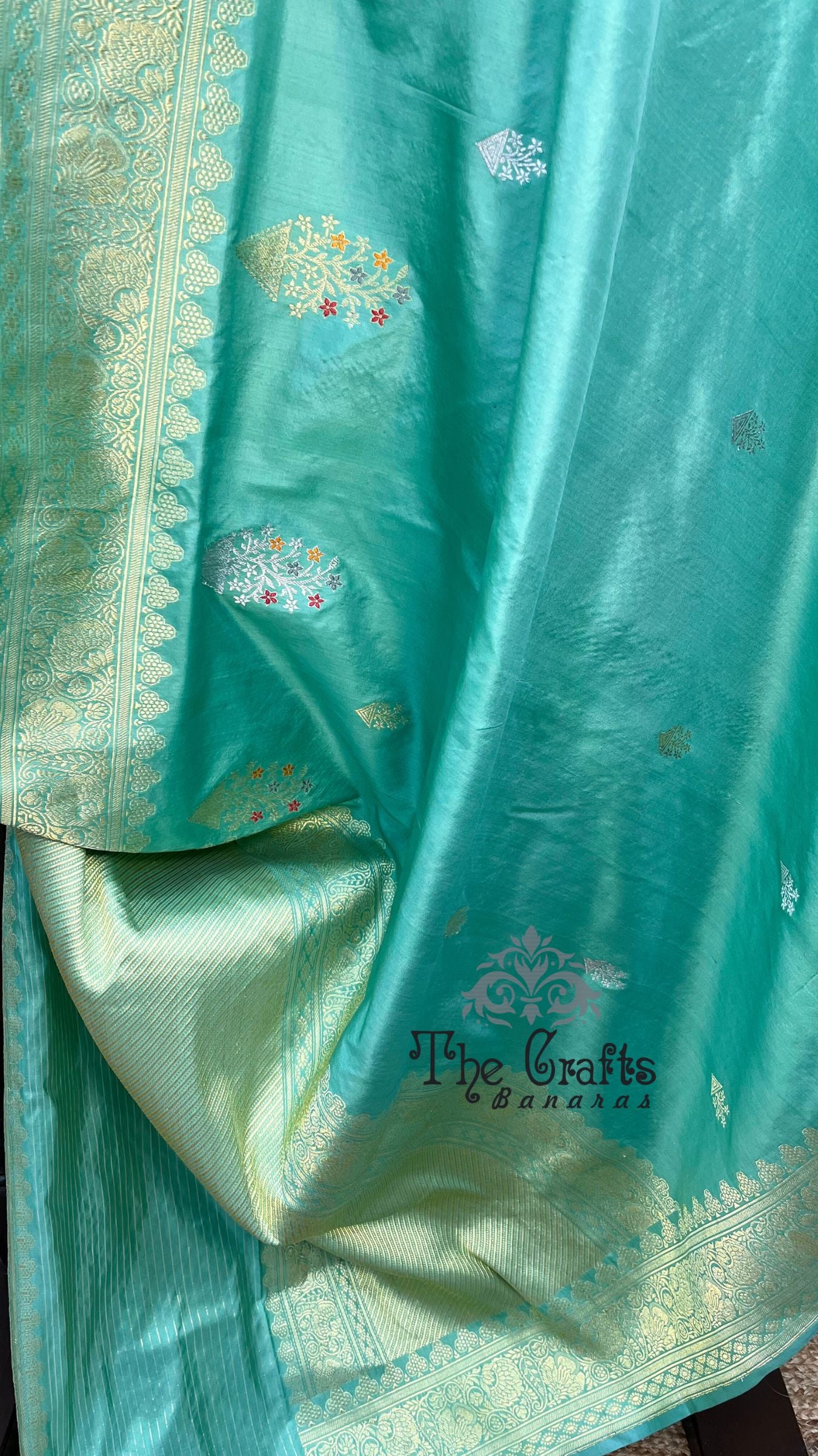 Pure Katan Silk Handloom Banarasi Saree - with kadhua meenakari motifs