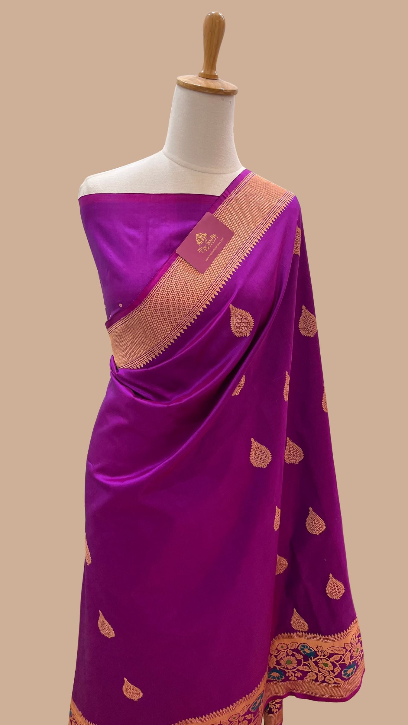 Pure Katan Silk Handloom Banarasi Saree - with kadhua motifs