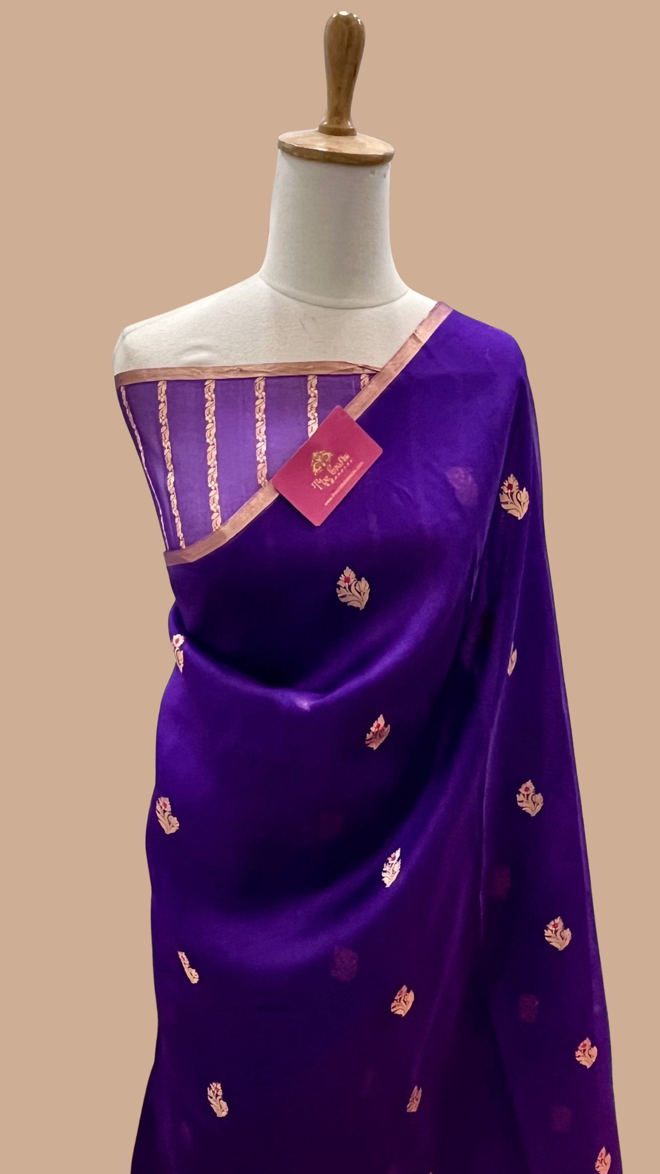 Pure Kora Silk Handloom Banarasi Saree - with kadhua motifs