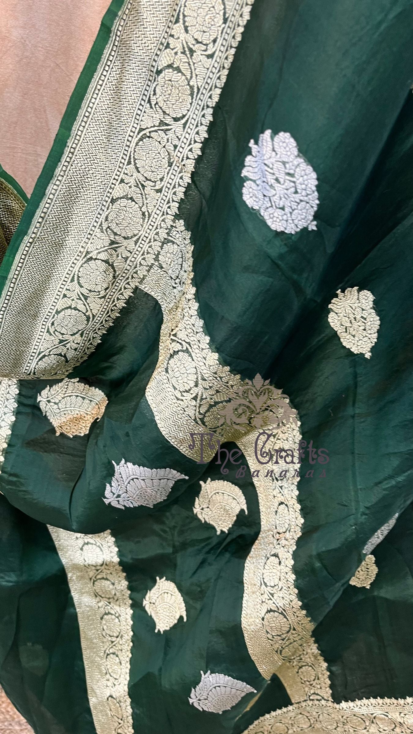 Pure Kora Silk Handloom Banarasi Saree - With Sona Rupa Kadhua Work