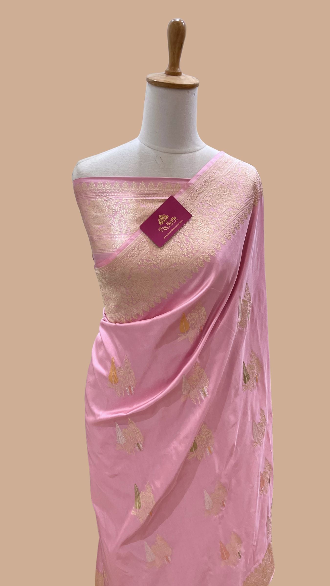 Pure Katan Silk Handloom Banarasi Saree - with kadhua meenakari motifs