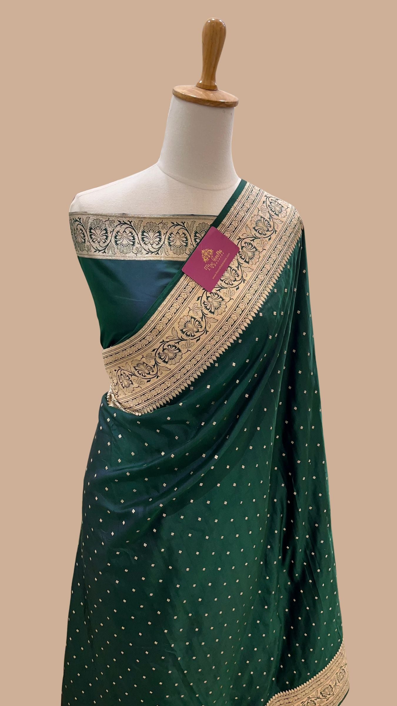 Pure Satin Silk Handloom Banarasi Saree - Motifs