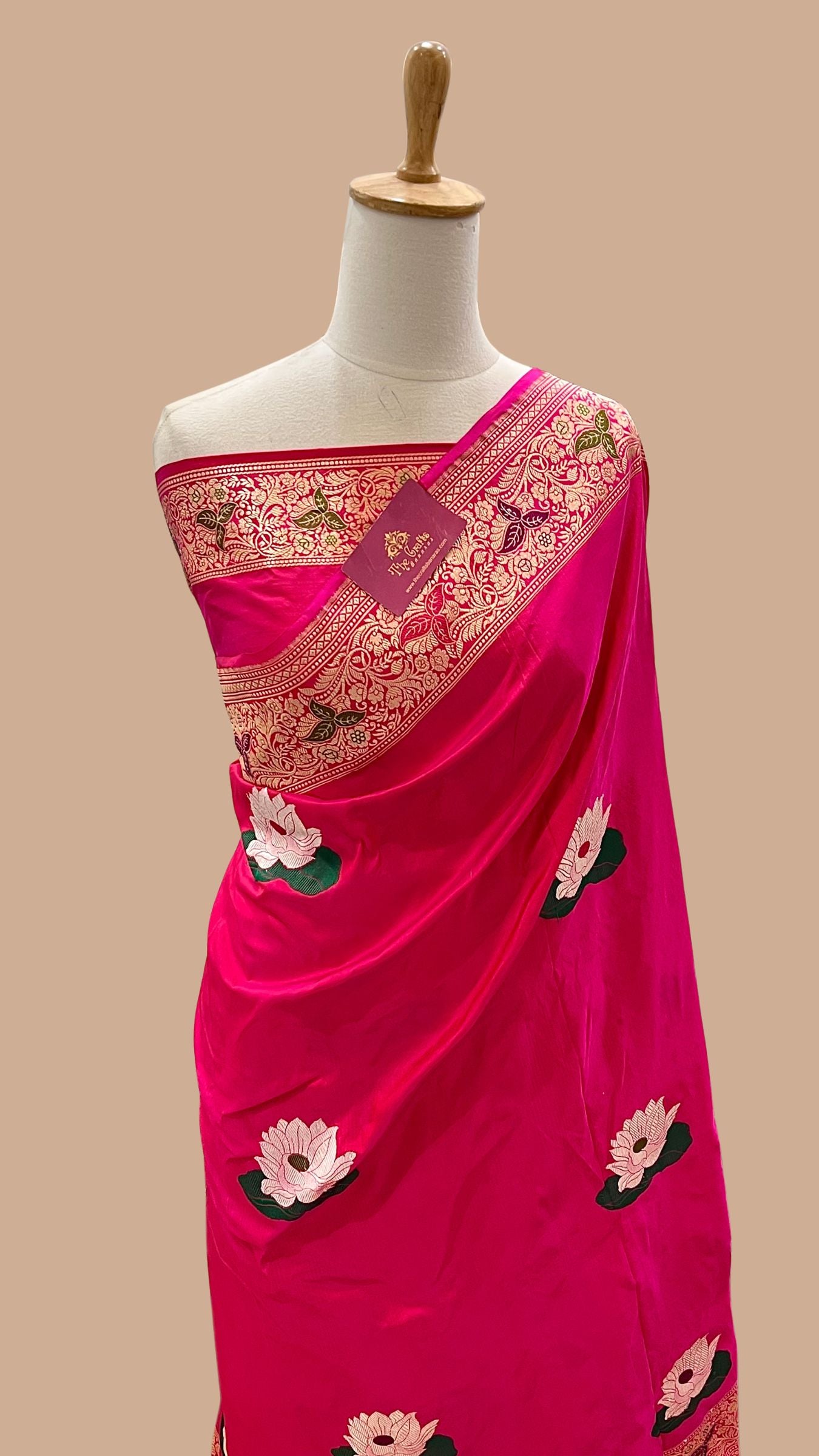 Pure Katan Silk Handloom Banarasi Saree - with kadhua meenakari motifs