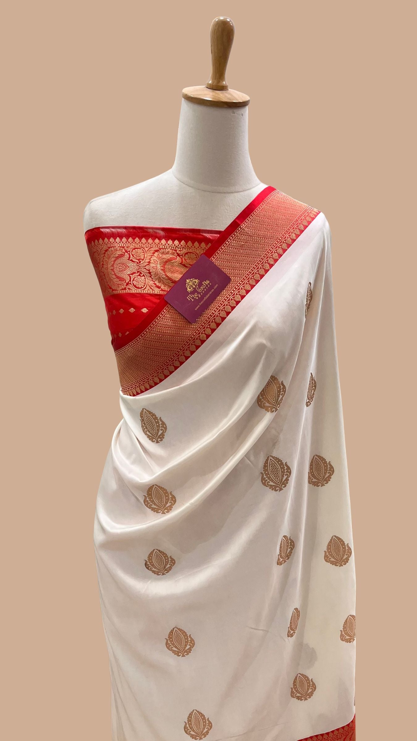 Pure Katan Silk Handloom Banarasi Saree - with kadhua motifs