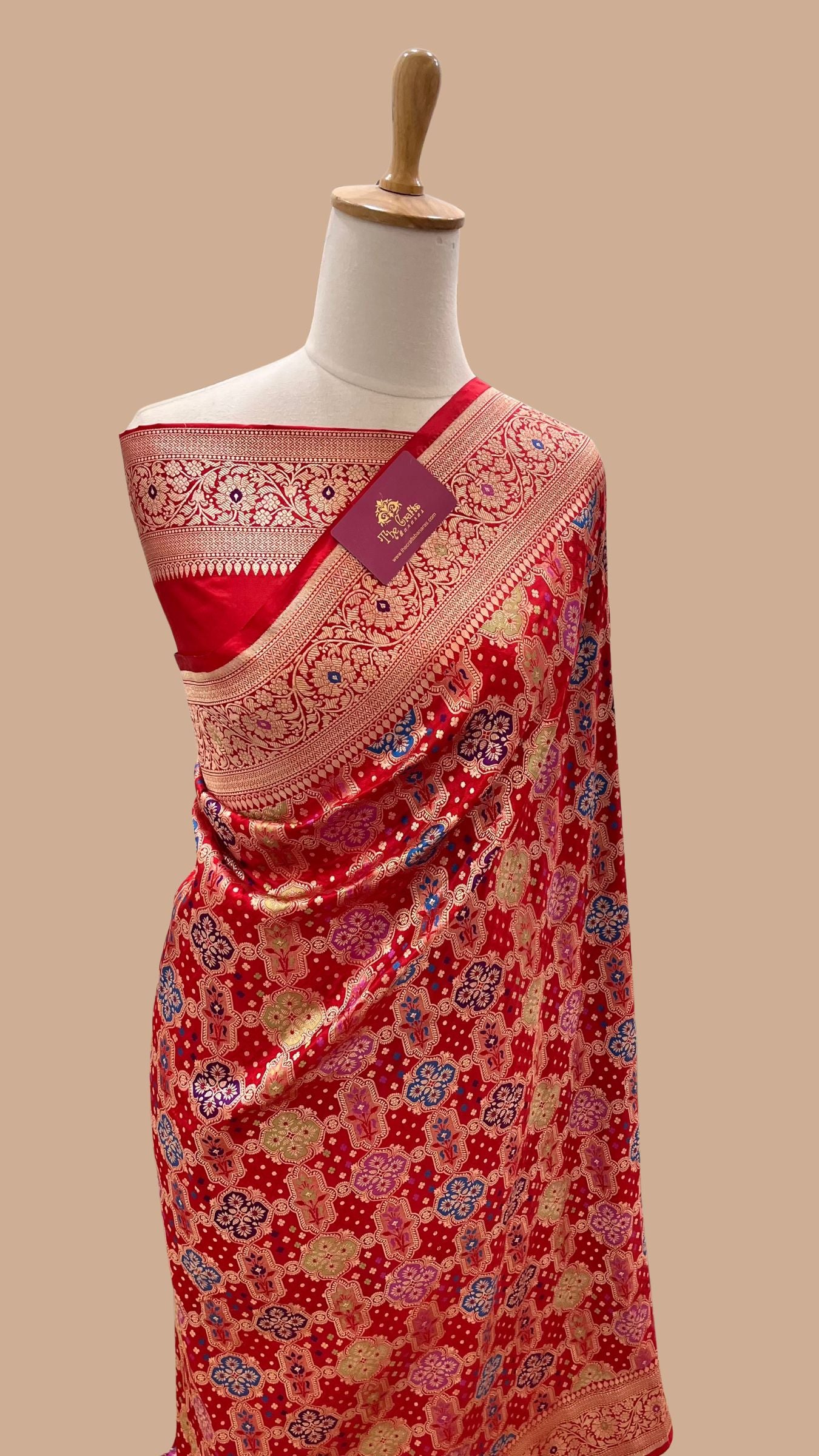 Rangkat Pure Katan Silk Handloom Banarasi Saree - Jaal with meenakari