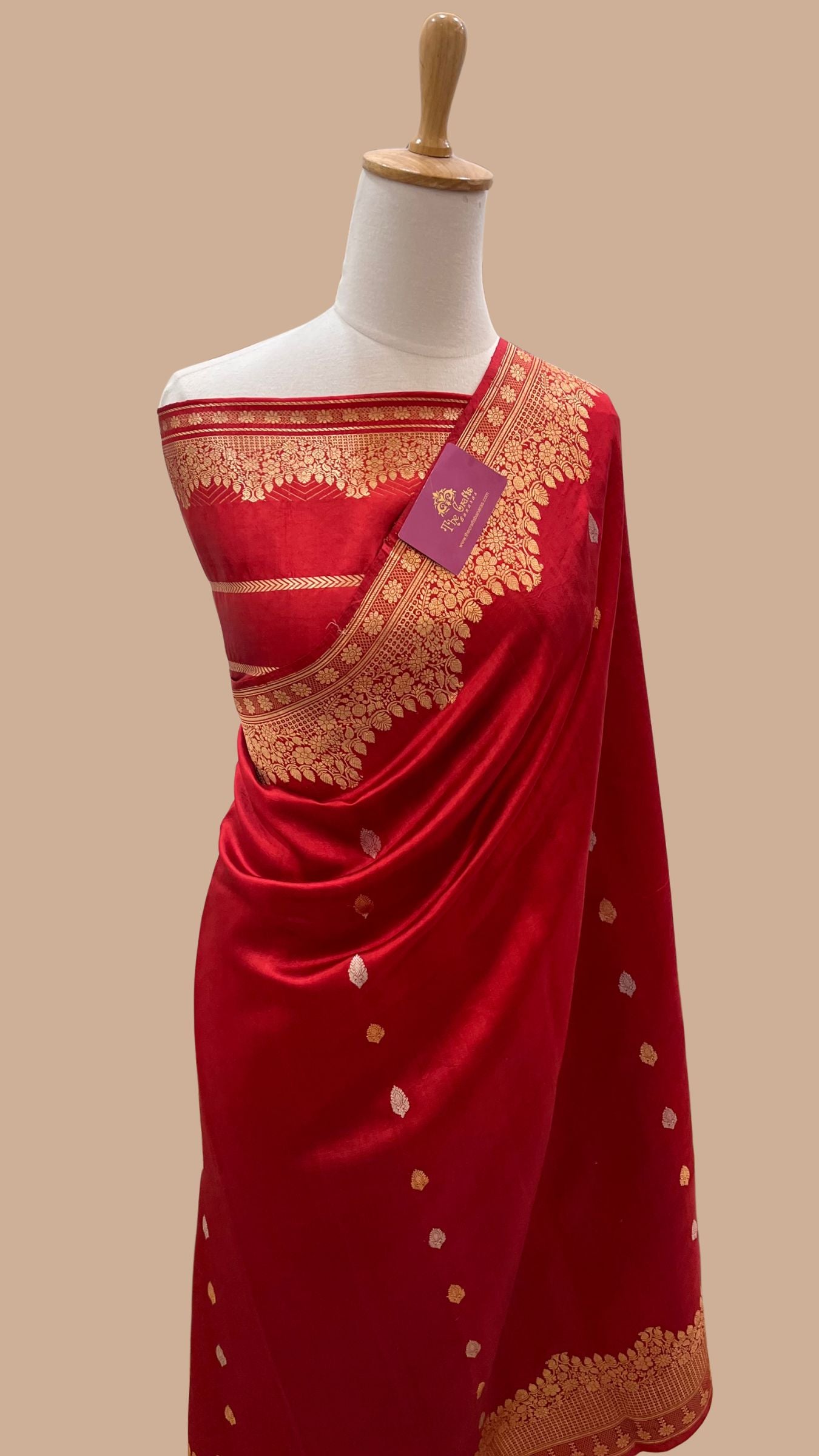 Pure Katan Silk Handloom Banarasi Saree - with kadhua motifs