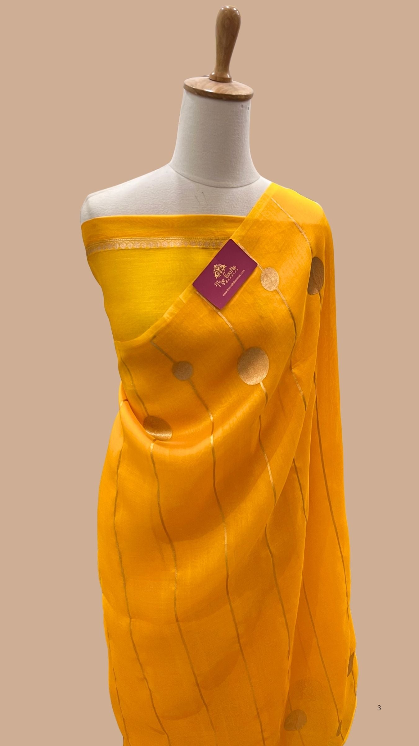 Pure Kora Silk Handloom Banarasi Saree - with kadhua motifs