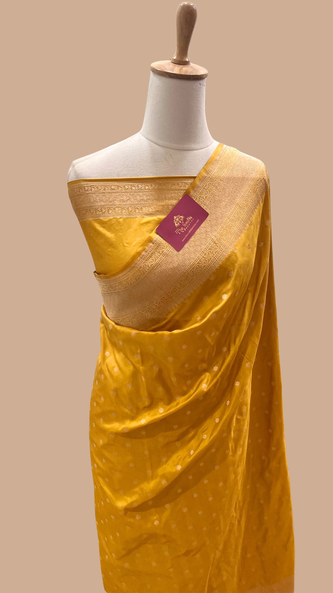 Pure Katan Silk Handloom Banarasi Saree - Motifs Work