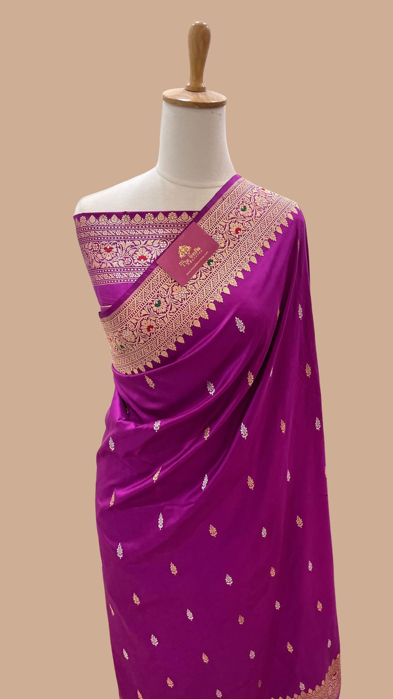 Pure Katan Silk Handloom Banarasi Saree - with kadhua sona rupa motifs