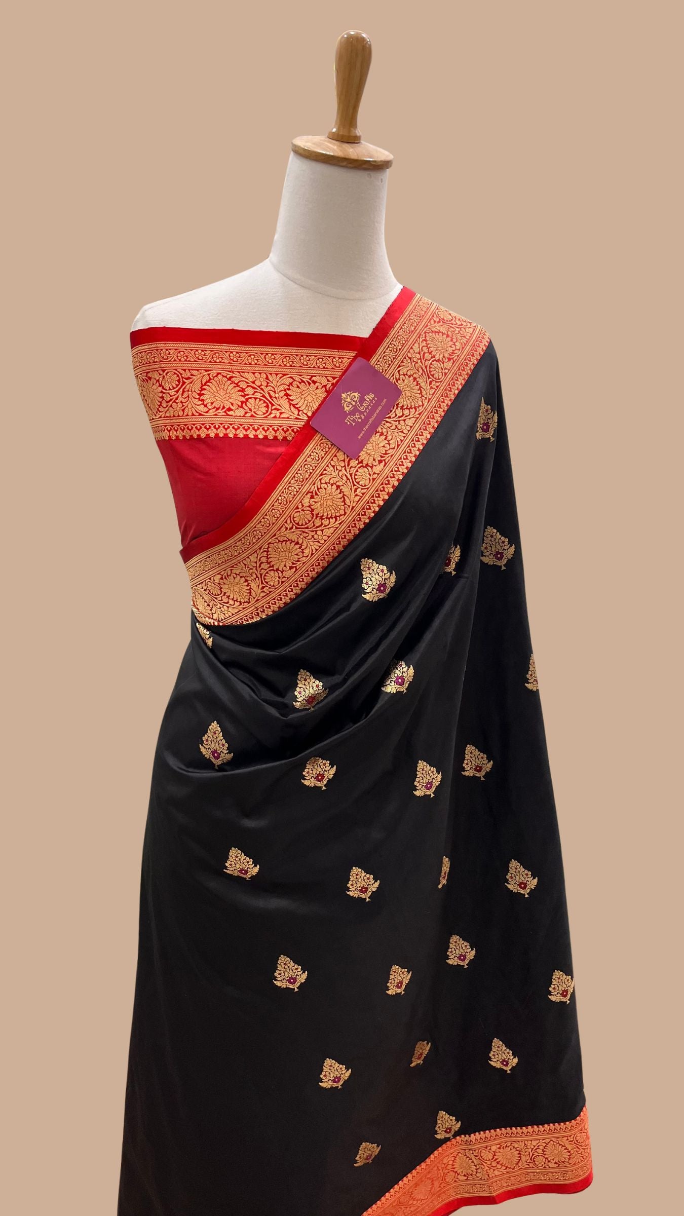 Pure Katan Silk Handloom Banarasi Saree - with kadhua motifs
