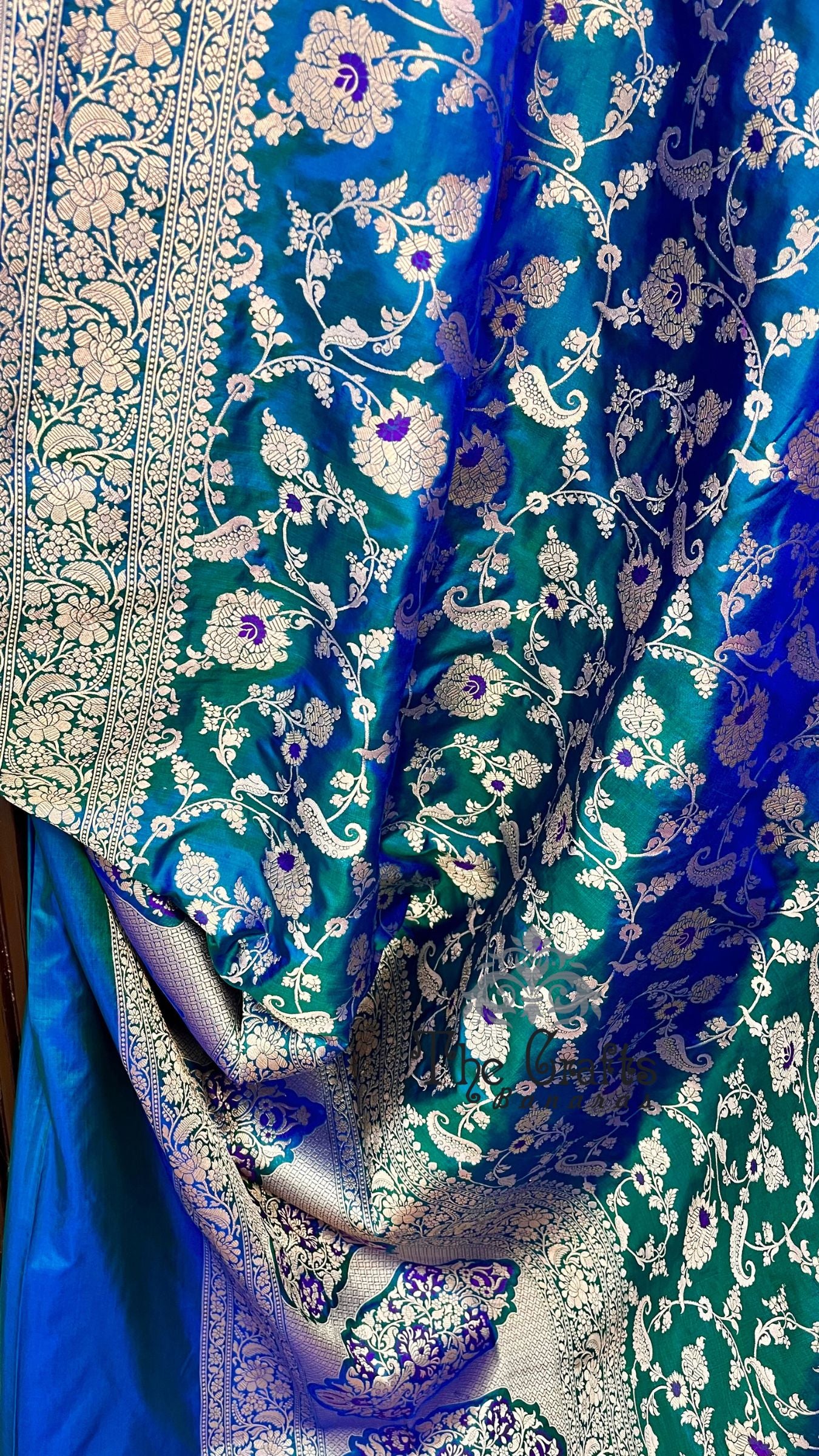 Pure Katan Silk Handloom Banarasi Saree - Jaal Work With Meenakari