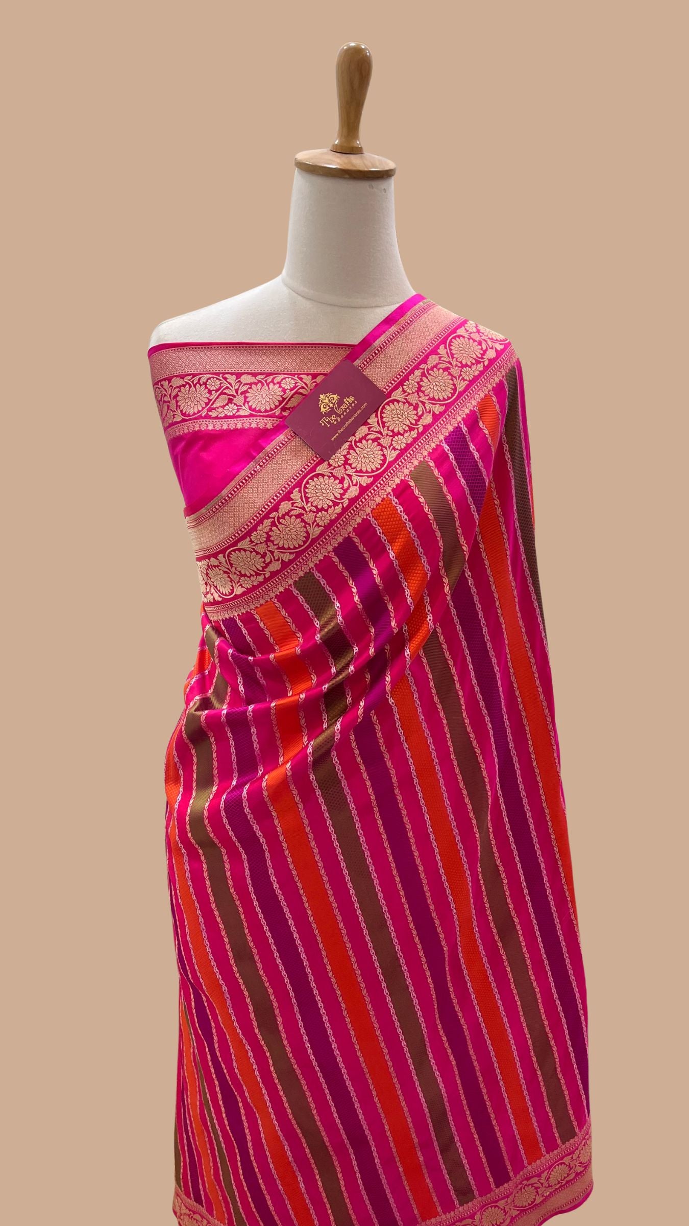 Rangkat Pure Katan Silk Handloom Banarasi Saree - with kadhua work