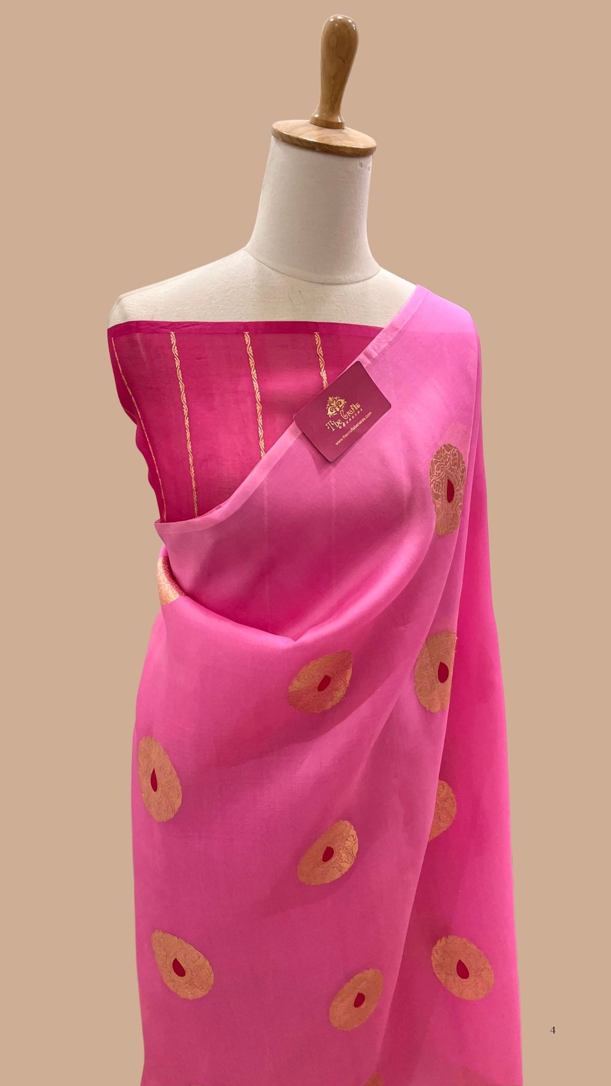 Pure Kora Silk Handloom Banarasi Saree - With Kadhua motifs