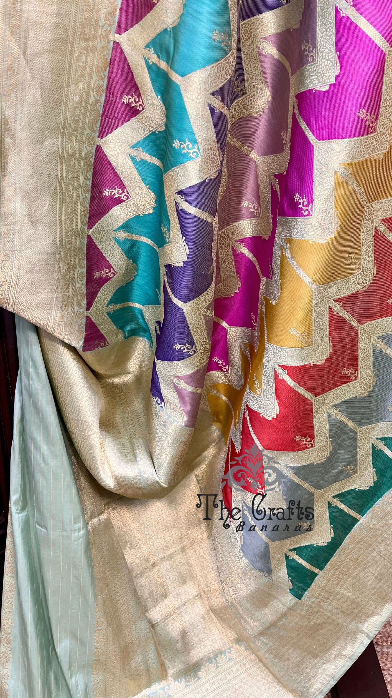 Rangkat Pure Katan Silk Handloom Banarasi Saree - All Over Kadiyal Jaal Work