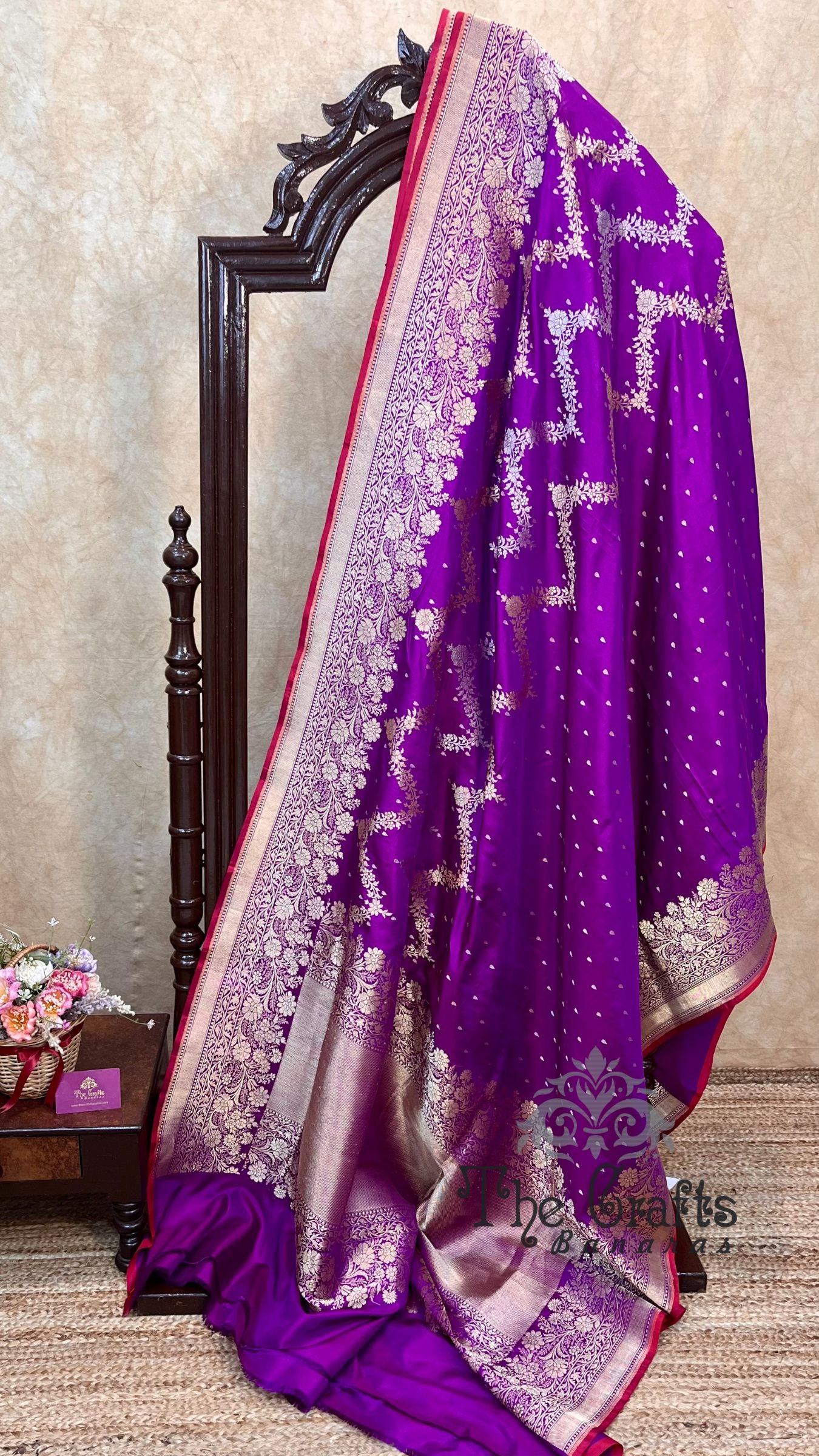 Pure Katan Silk Handloom Banarasi Saree - With Kadhua Meenakari work