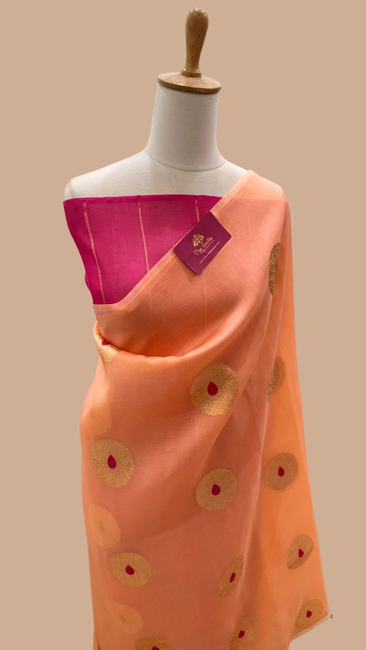 Pure Kora Silk Handloom Banarasi Saree - With Kadhua motifs