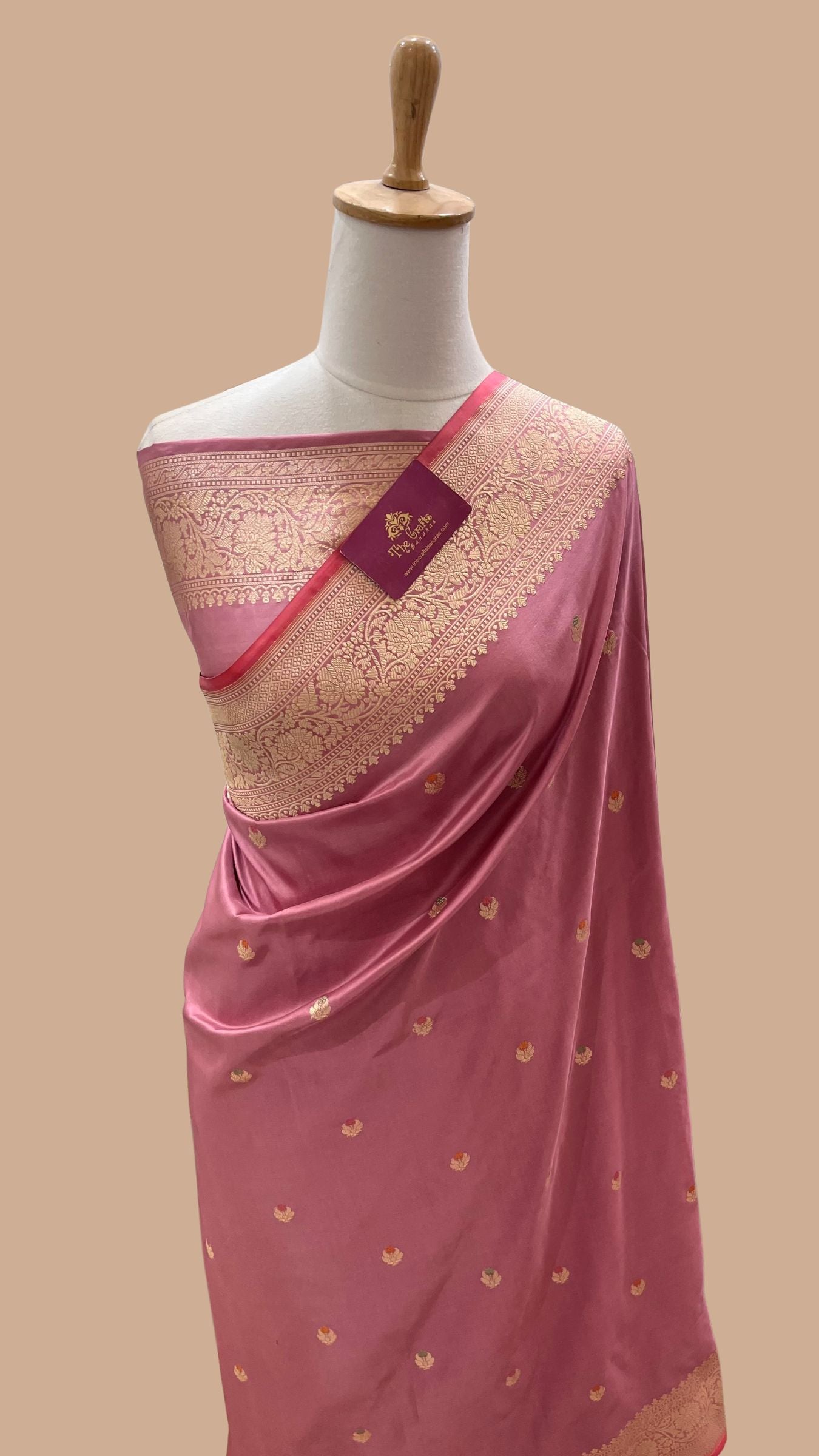 Pure Katan Silk Handloom Banarasi Saree - with kadhua meenakari motifs