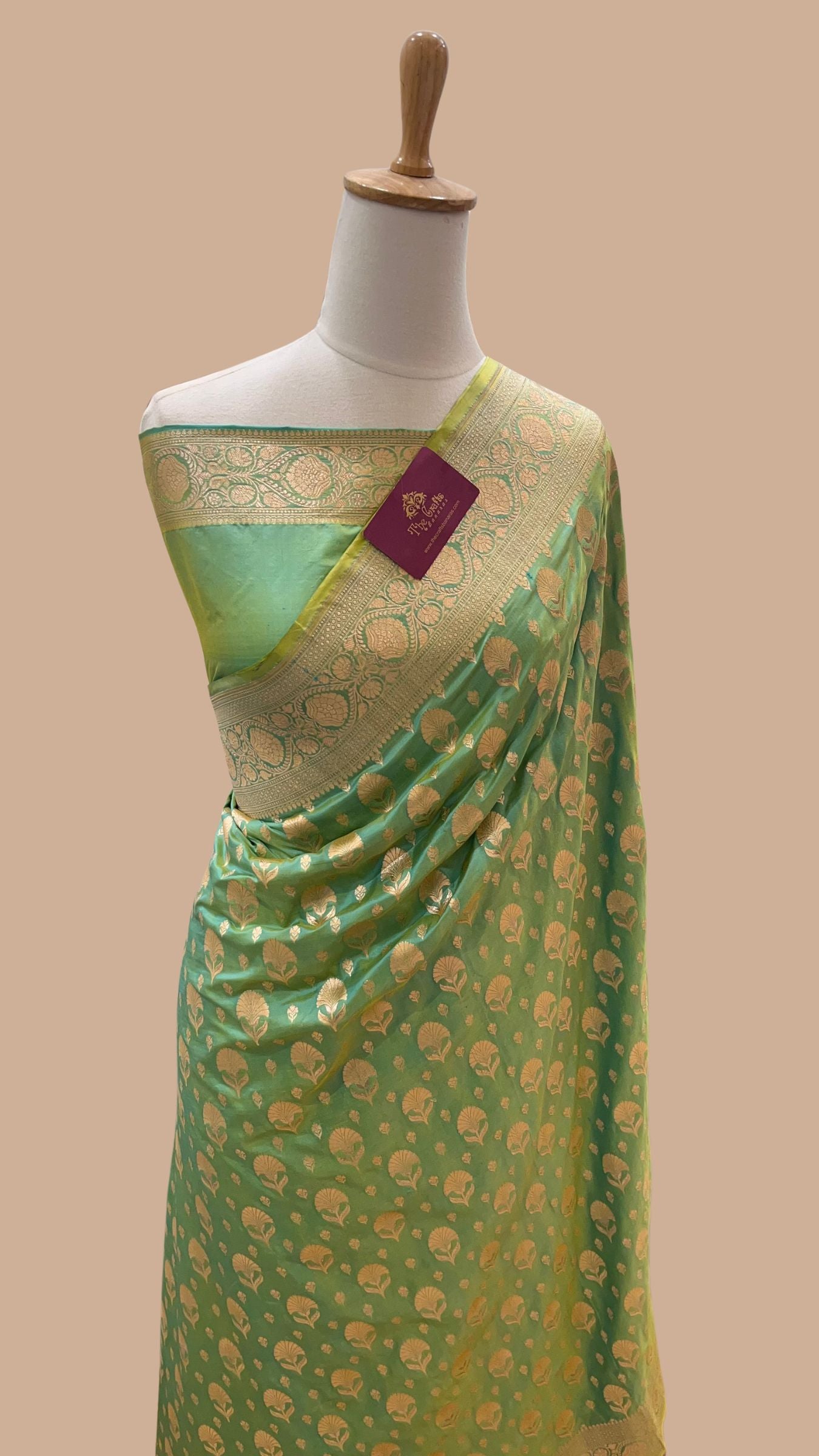 Pure Katan Silk Handloom Banarasi Saree - Jaal Work