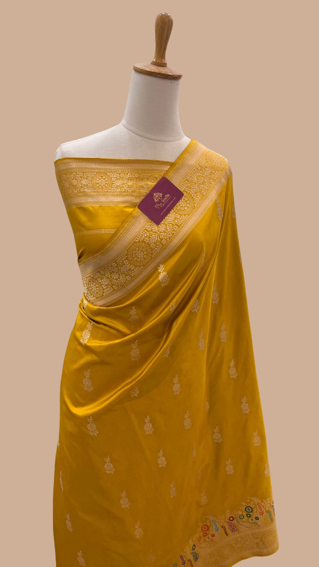 Pure Katan Silk Handloom Banarasi Saree - with kadhua meenakari motifs