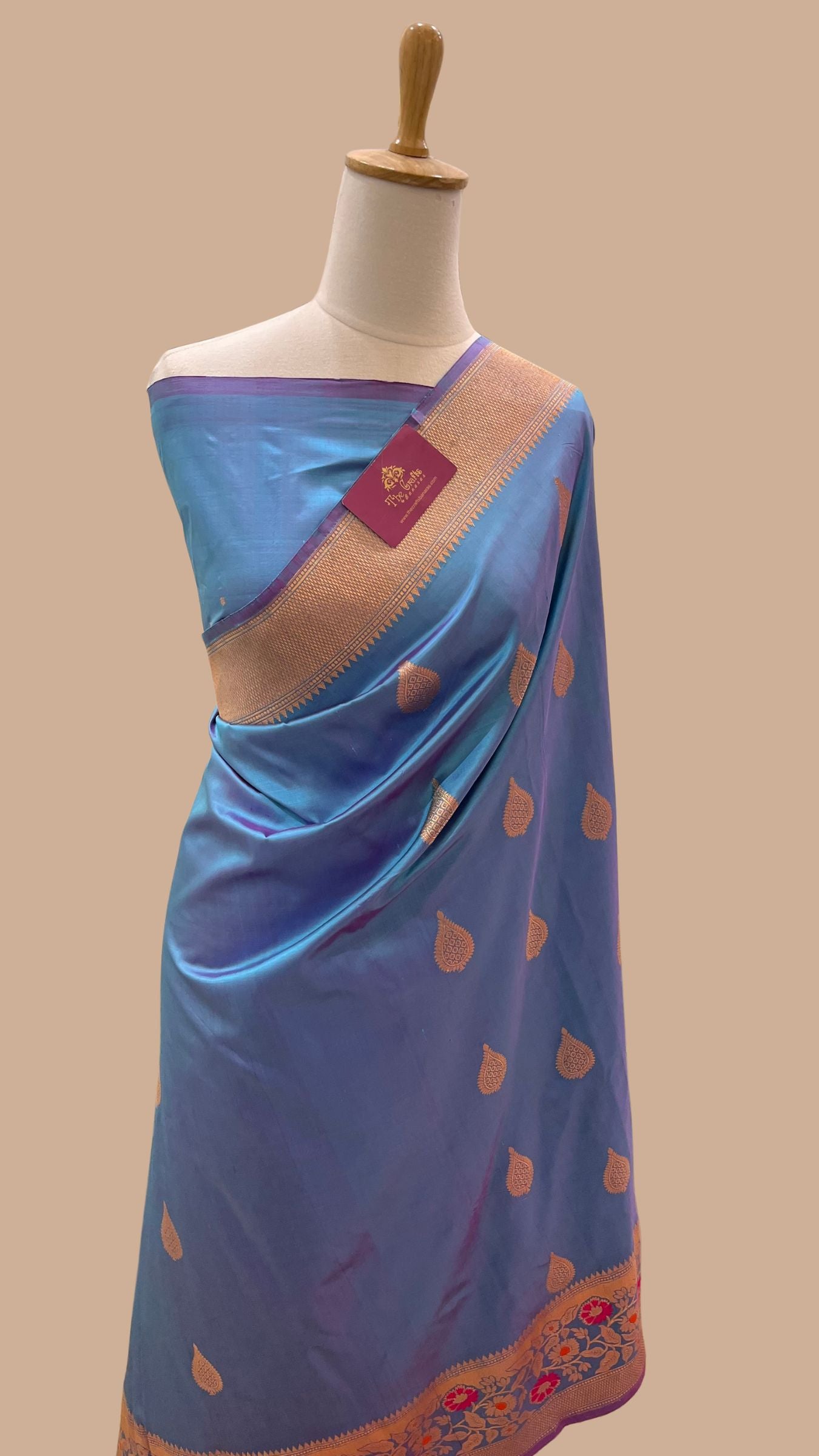 Pure Katan Silk Handloom Banarasi Saree - with kadhua motifs