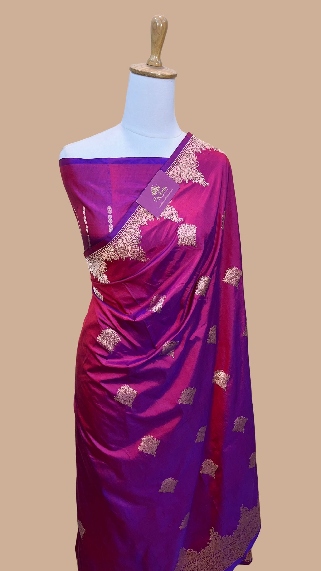 Pure Katan Silk Handloom Banarasi Saree - Jaal work