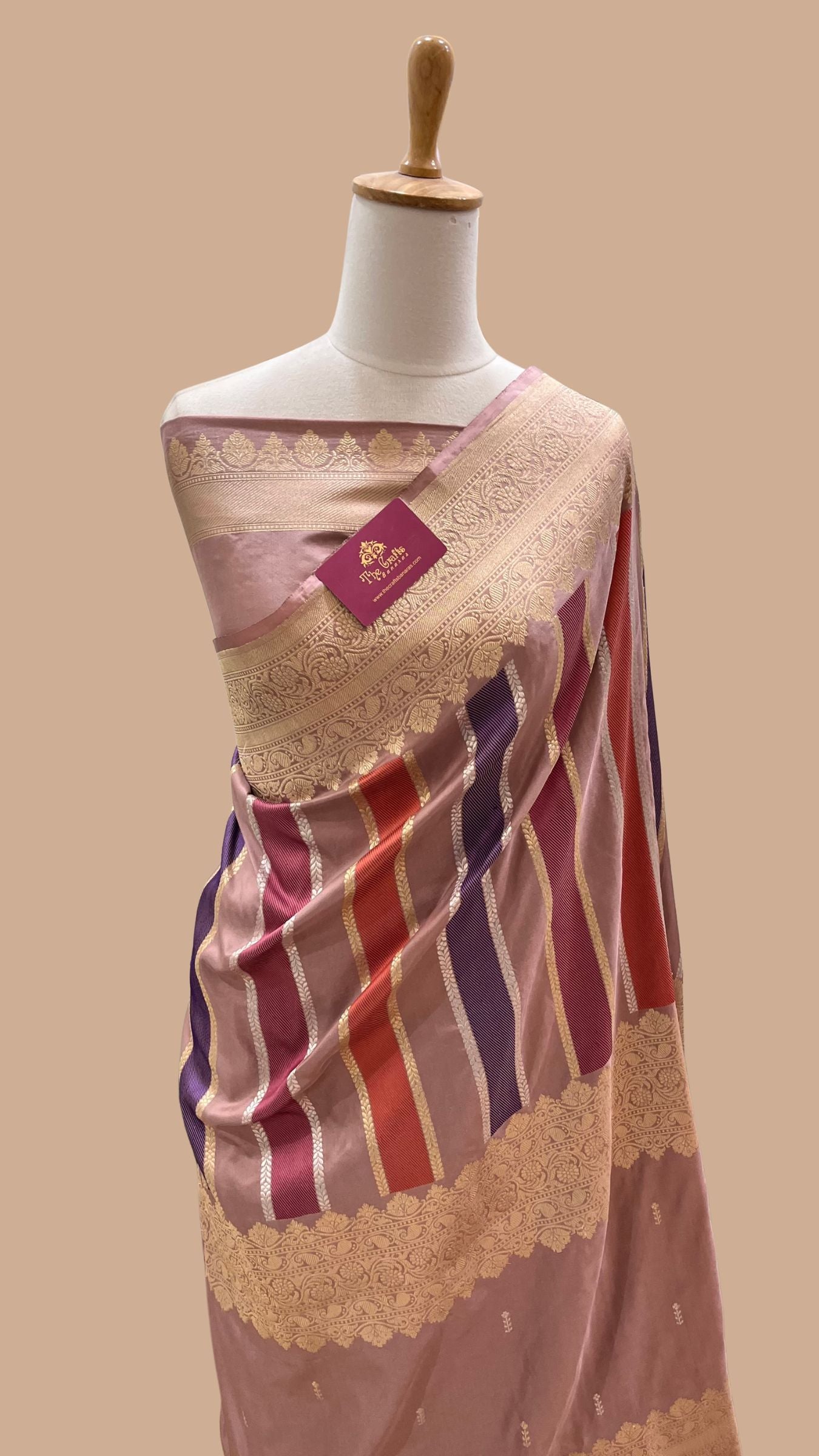 Rangkat Pure Katan Silk Handloom Banarasi Saree - with kadhua work