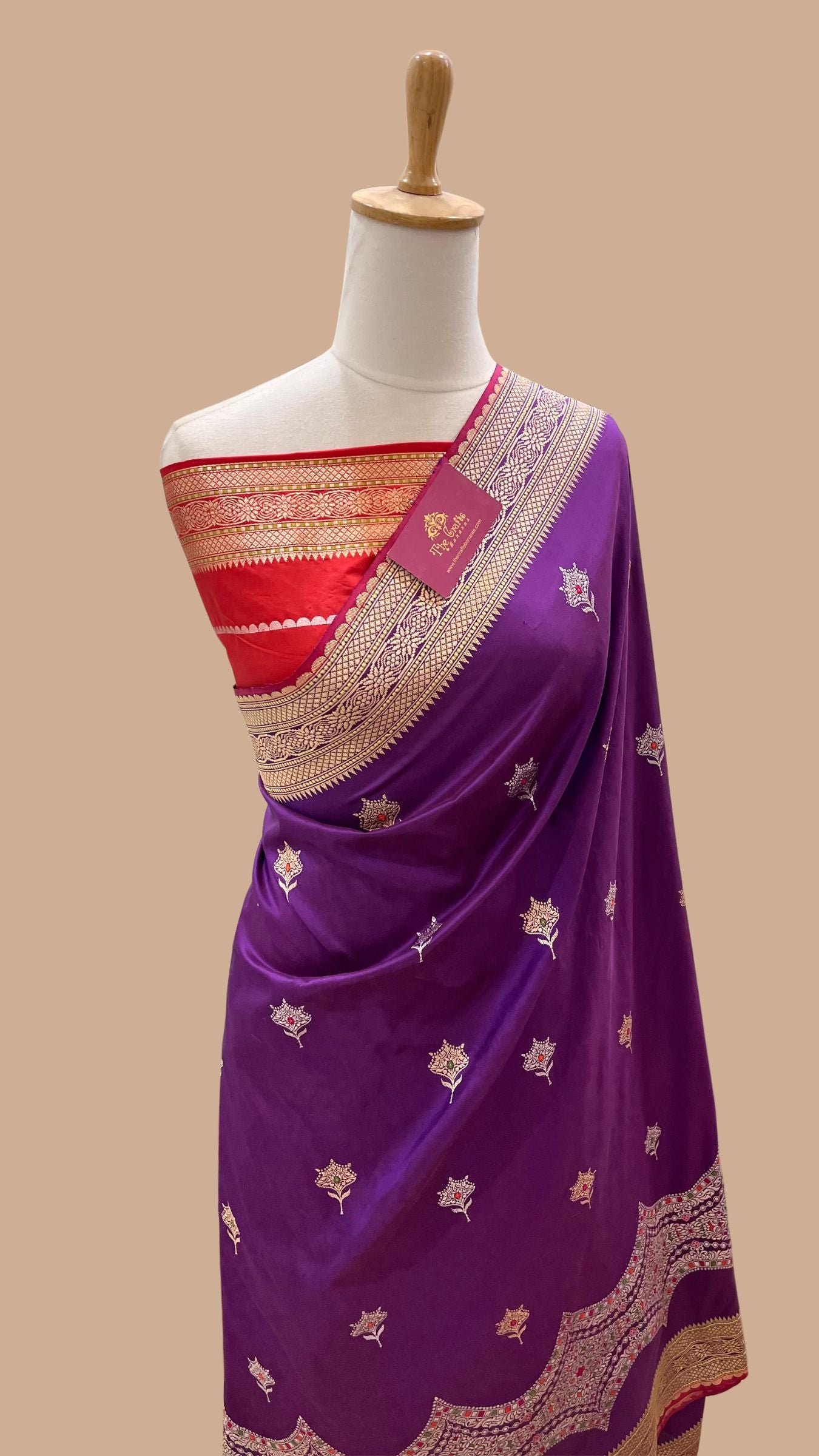 Pure Katan Silk Handloom Banarasi Saree - with kadhua meenakari motifs