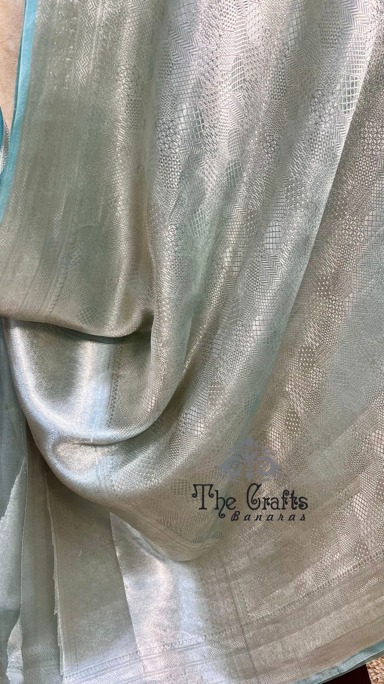 Pure Tissue Brocade Banarasi Saree