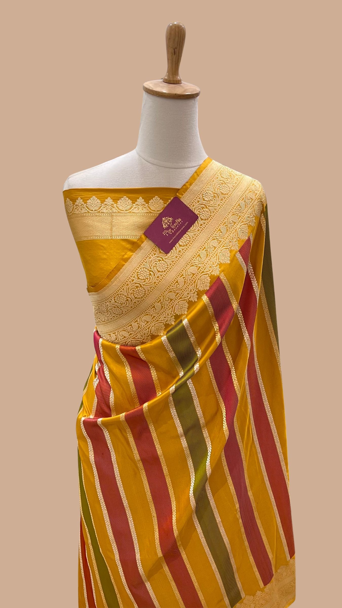 Rangkat Pure Katan Silk Handloom Banarasi Saree - with kadhua work