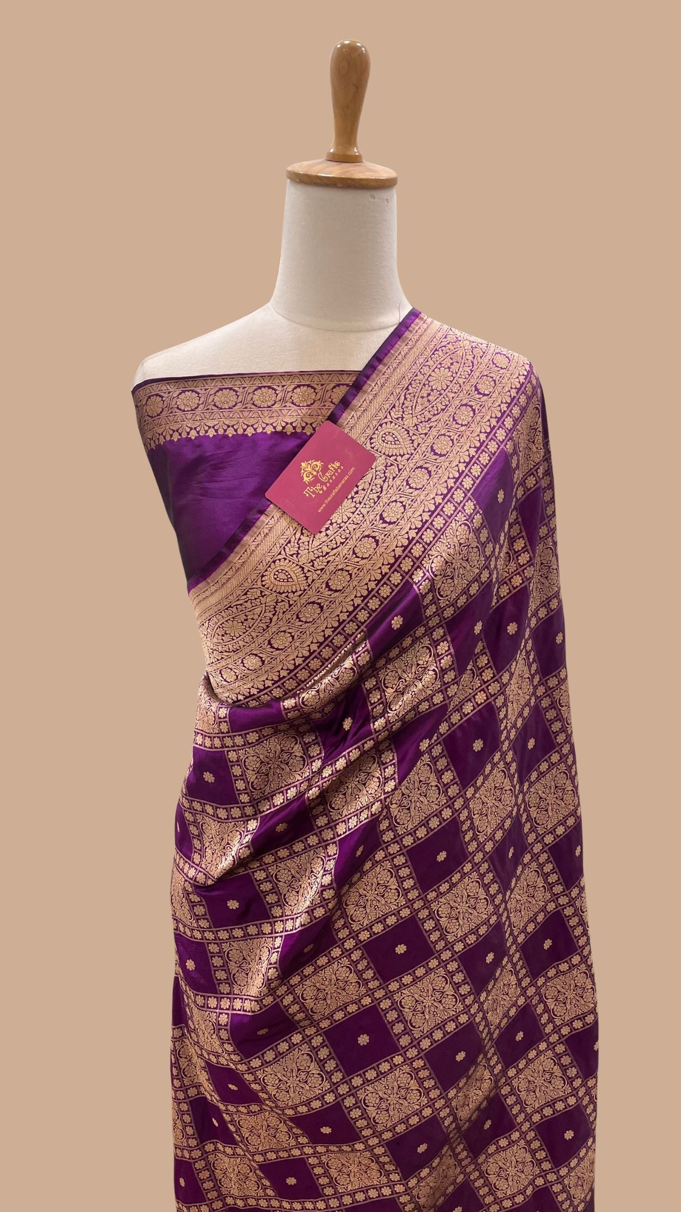 Pure Katan Silk Handloom Banarasi Saree - Jaal work