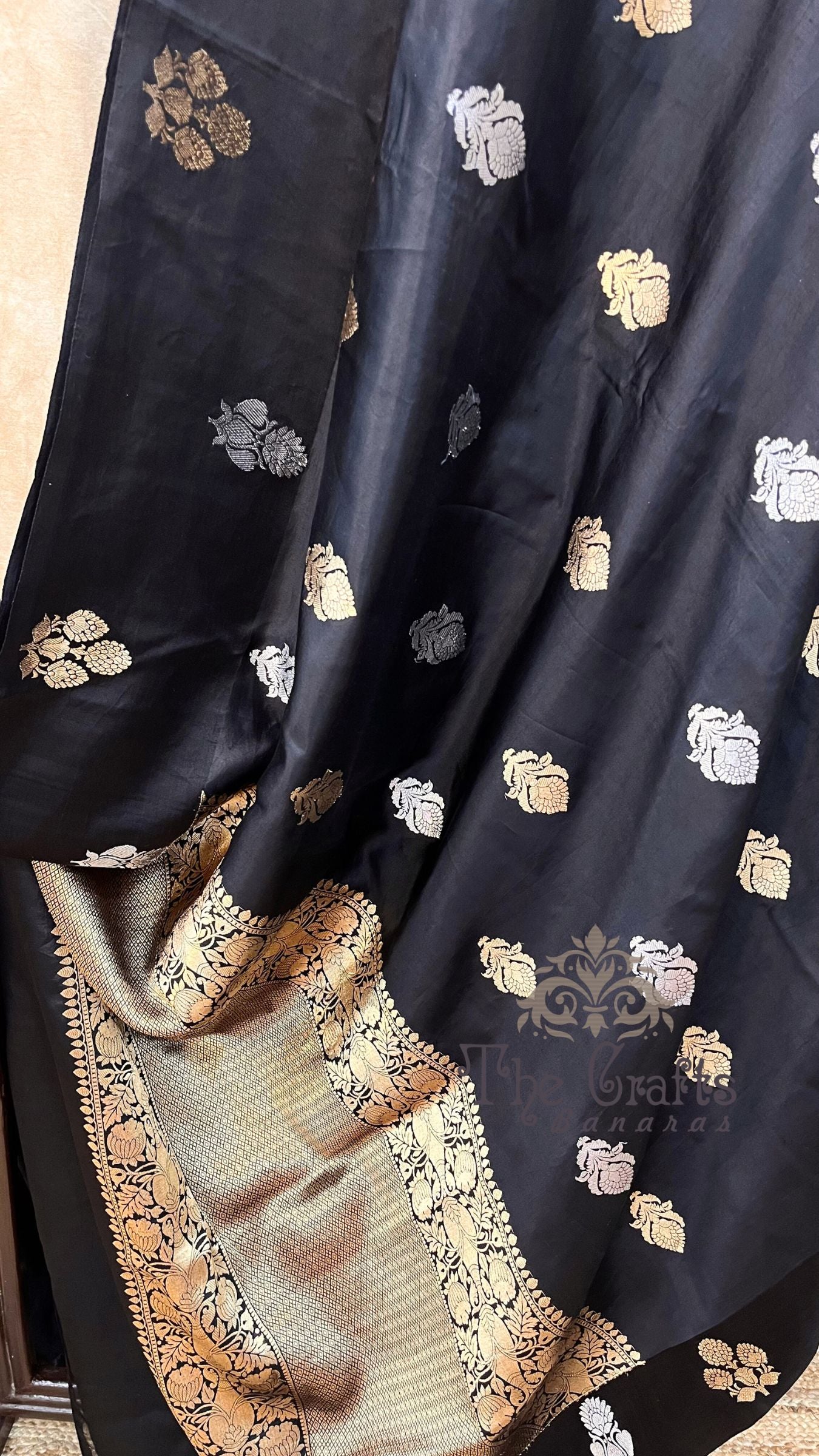 Pure  Mango Silk Handloom Banarasi Saree