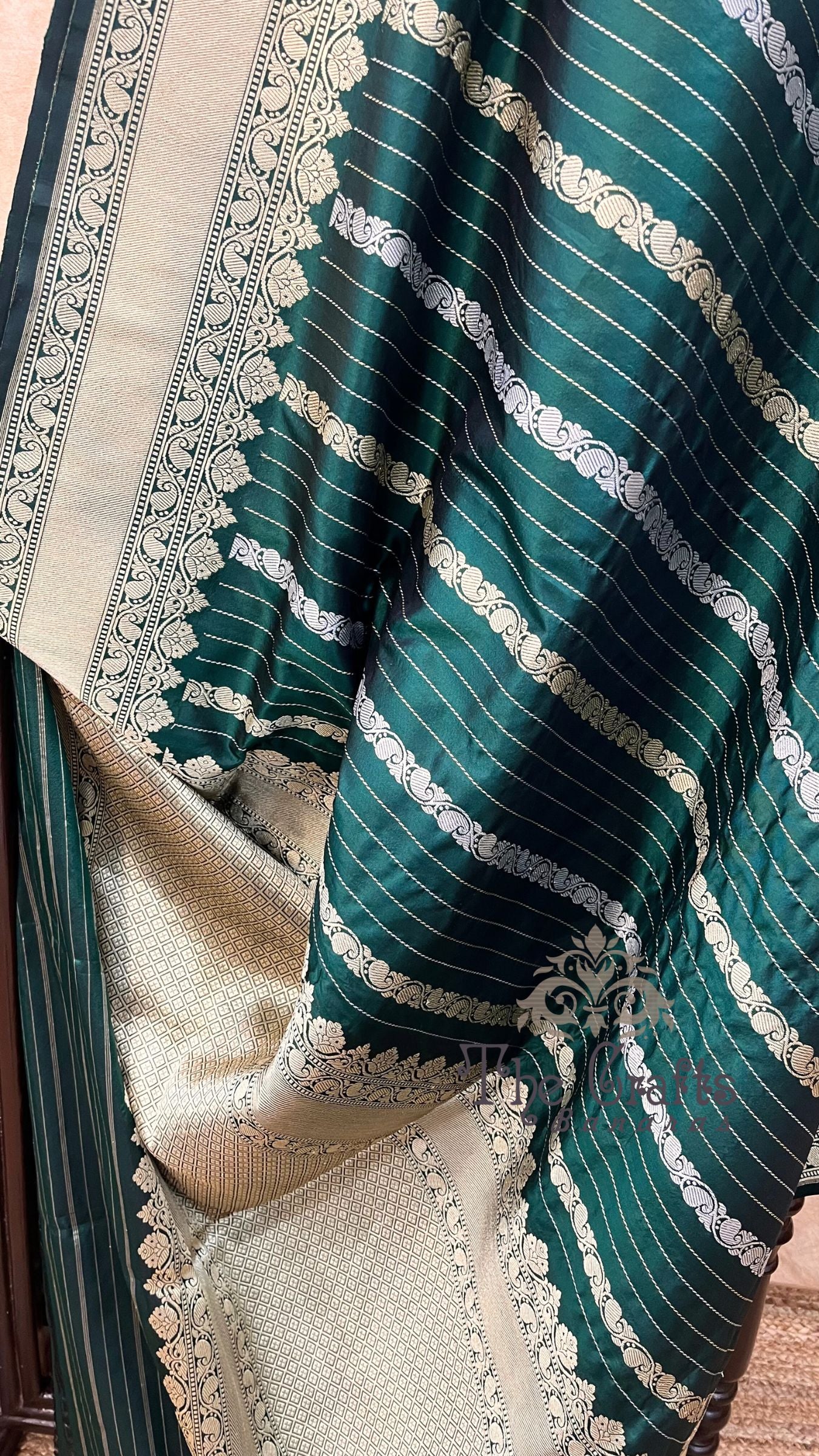 Pure Katan Silk Handloom Banarasi Saree - With Sona Roopa kadhua Motifs