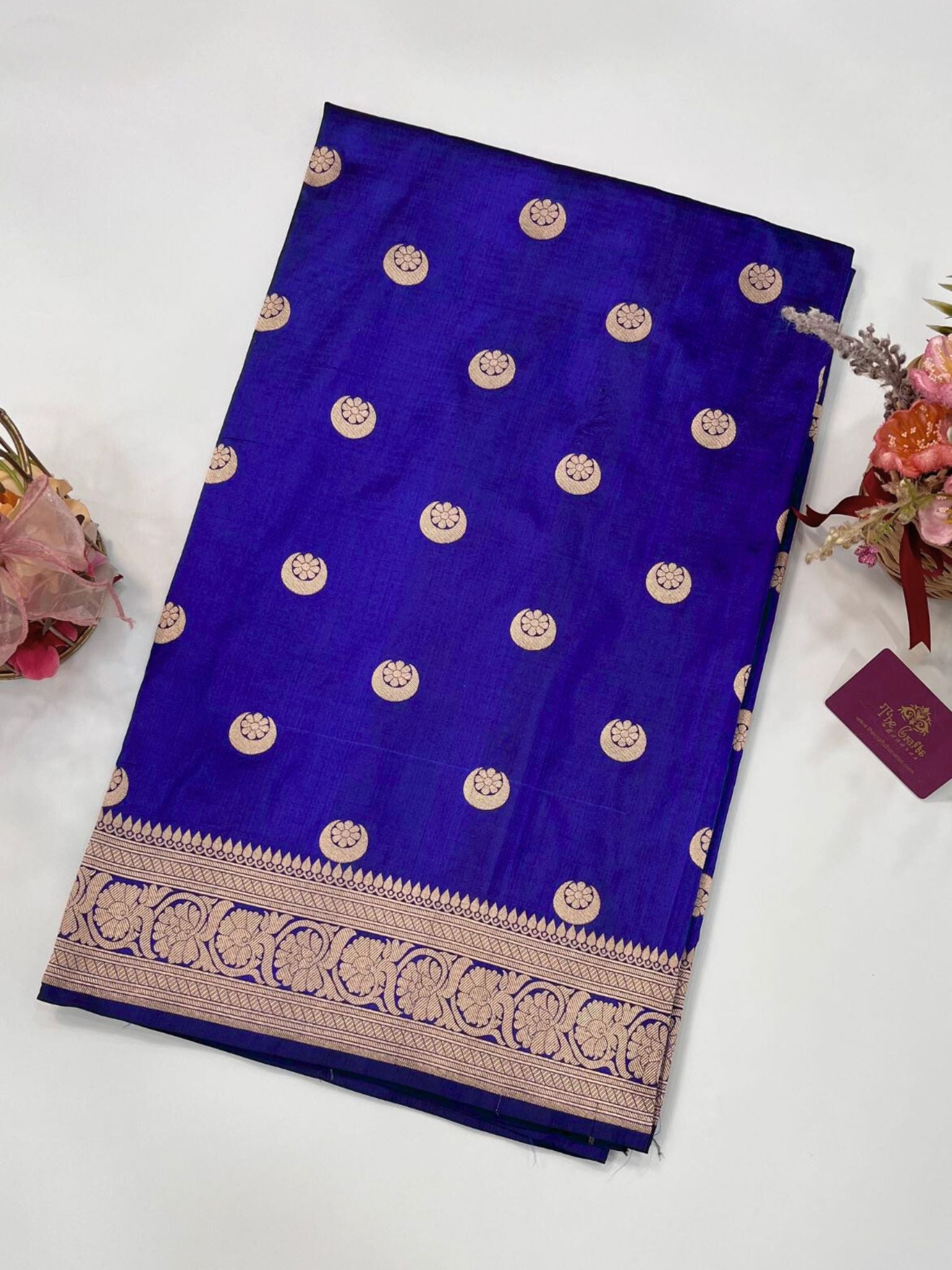 Shriya Pligaonkar In Pure Katan Silk Handloom Banarasi Saree - Chand Tara Motifs