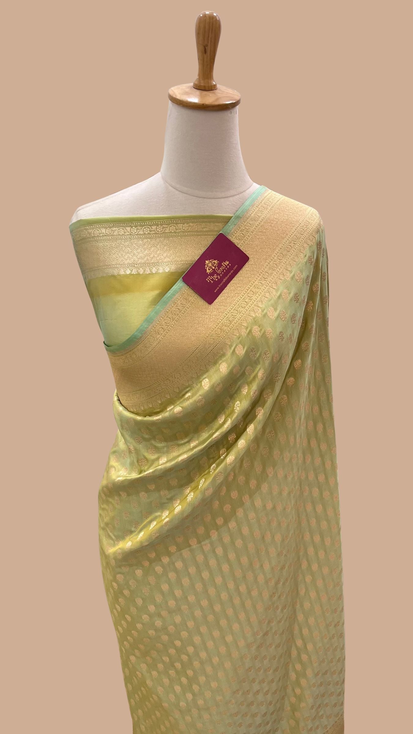 Pure Katan Silk Handloom Banarasi Saree - Jaal work