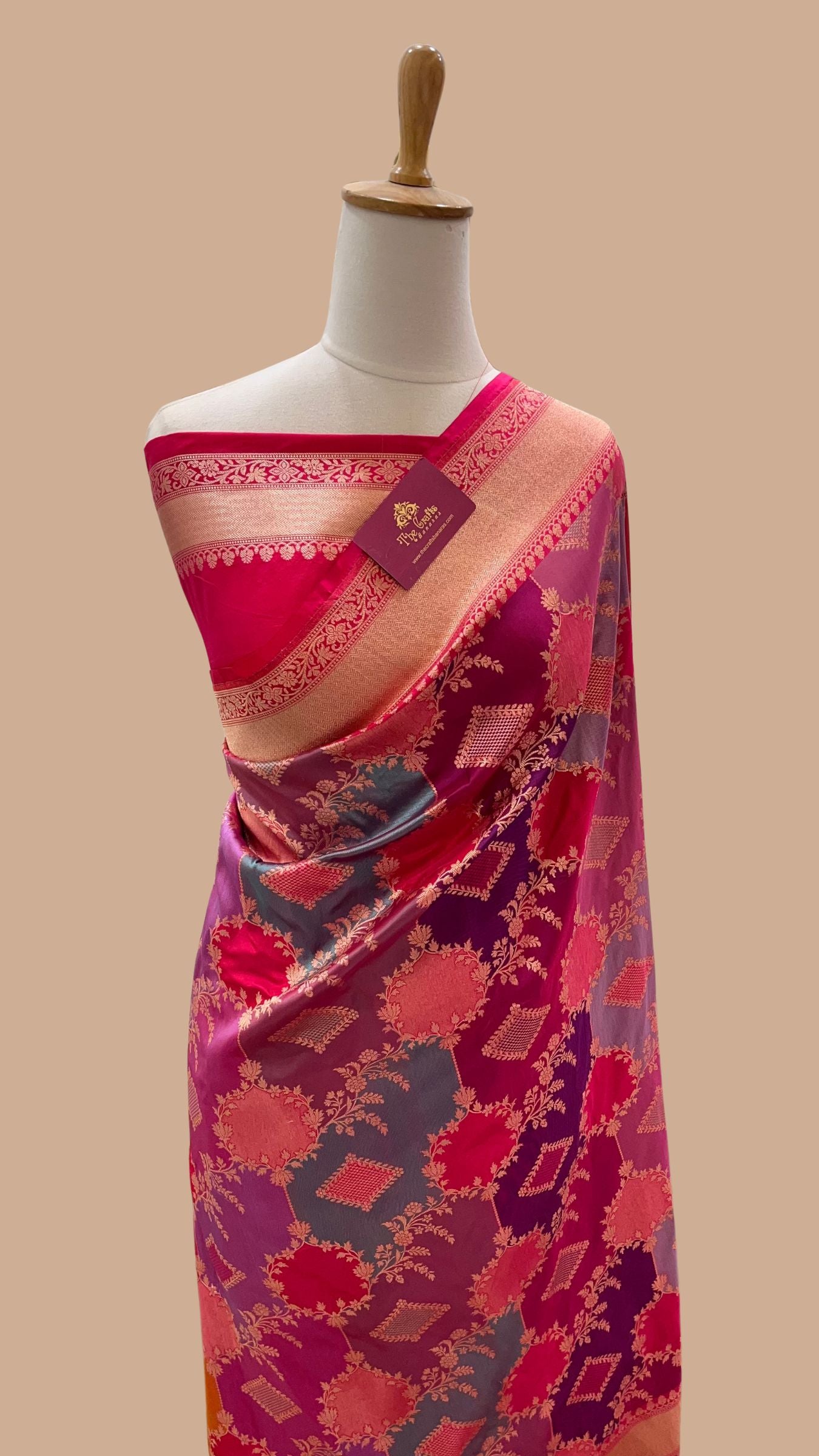 Rangkat Pure Katan Silk Handloom Banarasi Saree - Jaal with meenakari