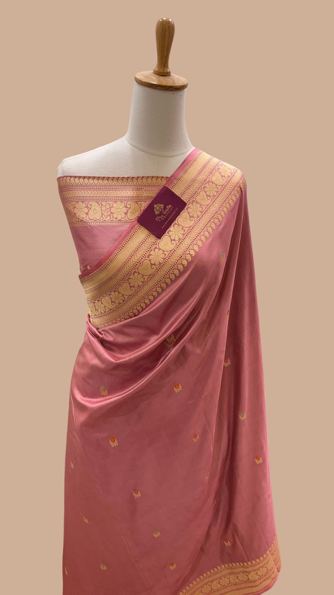 Pure Katan Silk Handloom Banarasi Saree - with kadhua motifs