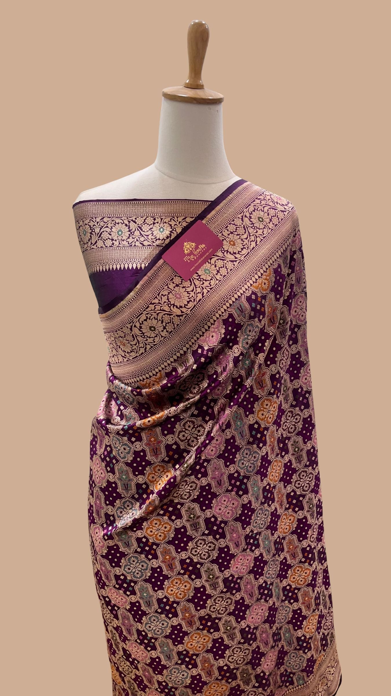 Rangkat Pure Katan Silk Handloom Banarasi Saree - Jaal with meenakari